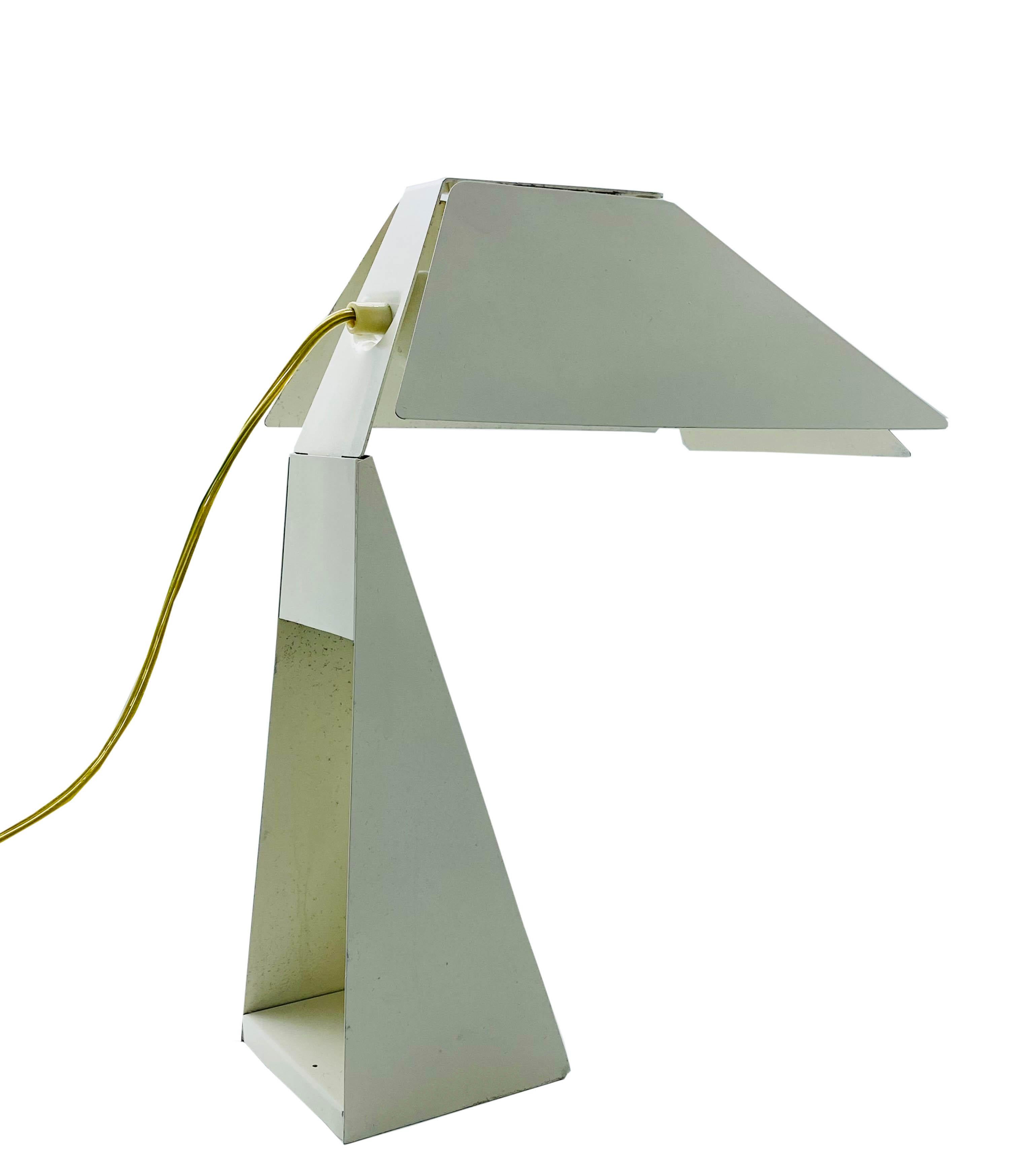 Spot Light Cinema Table Lamp, Italy 1980s In Good Condition In Naples, IT