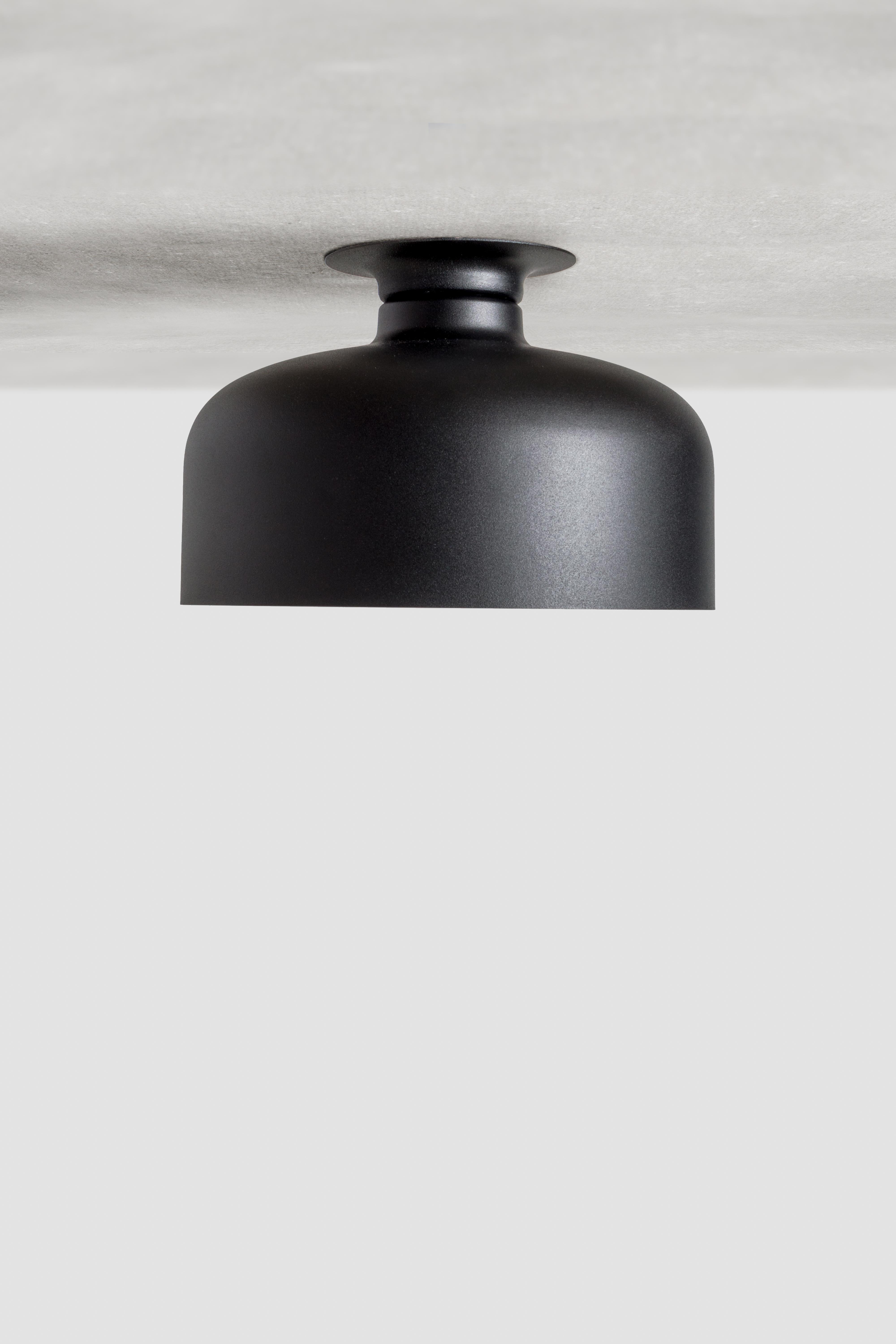 Spotlight Volumes, ceiling lamp / wall lamp
Design: Lukas Peet, Editor: AND Light
UL Listed

Model shown: A

Inspired by spotlights, the Spotlight Volumes series is based on four unique shade profiles which combine in various ways. While designed