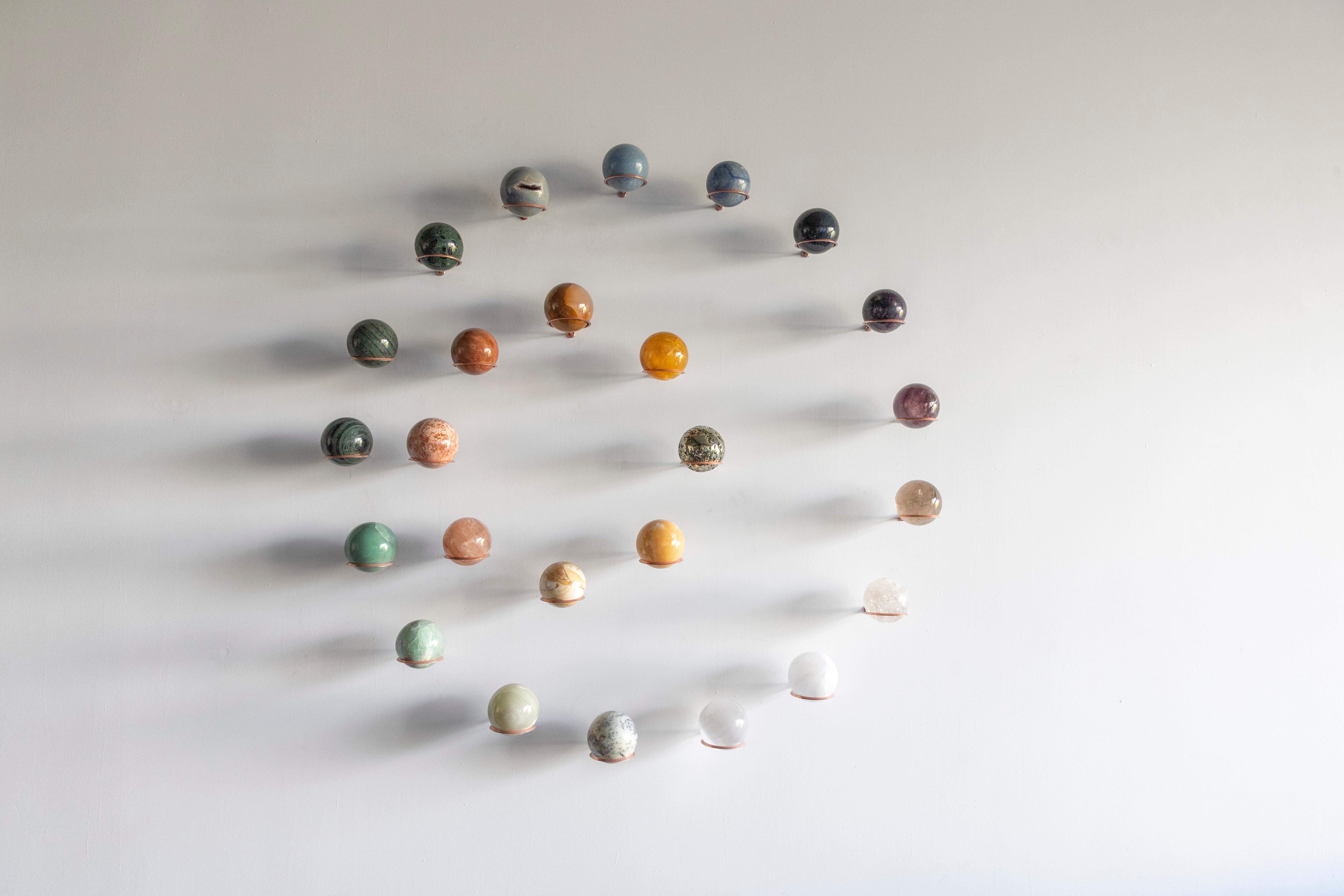 Minimalismo Sprawling Galaxies I - Sten Studio - Scultura da parete con pietre naturali in vendita