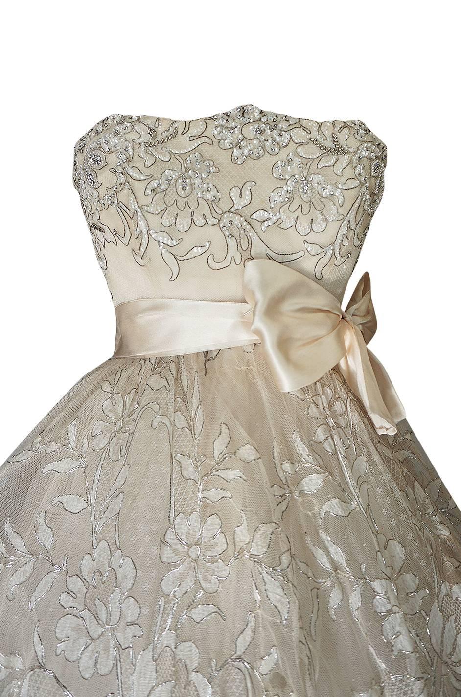Spring 1959 Christian Dior Haute Couture Ivory & Silver Lace Dress In Excellent Condition In Rockwood, ON