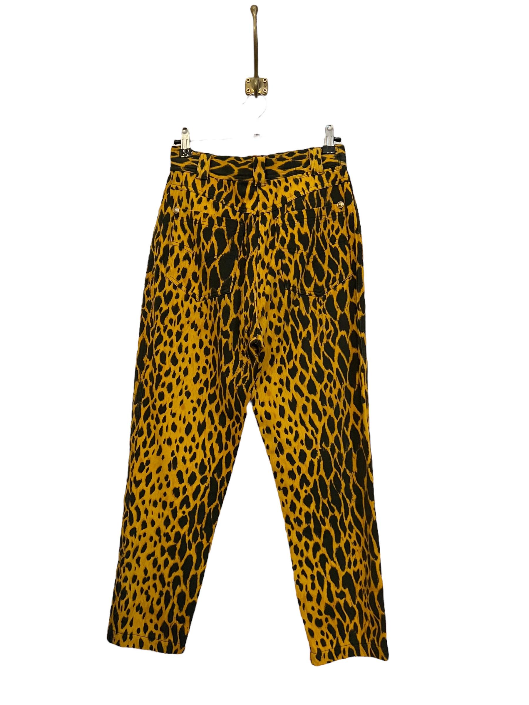 Spring 1992 Gianni Versace Runway Cheetah Leopard High waisted patterned Jeans For Sale 1