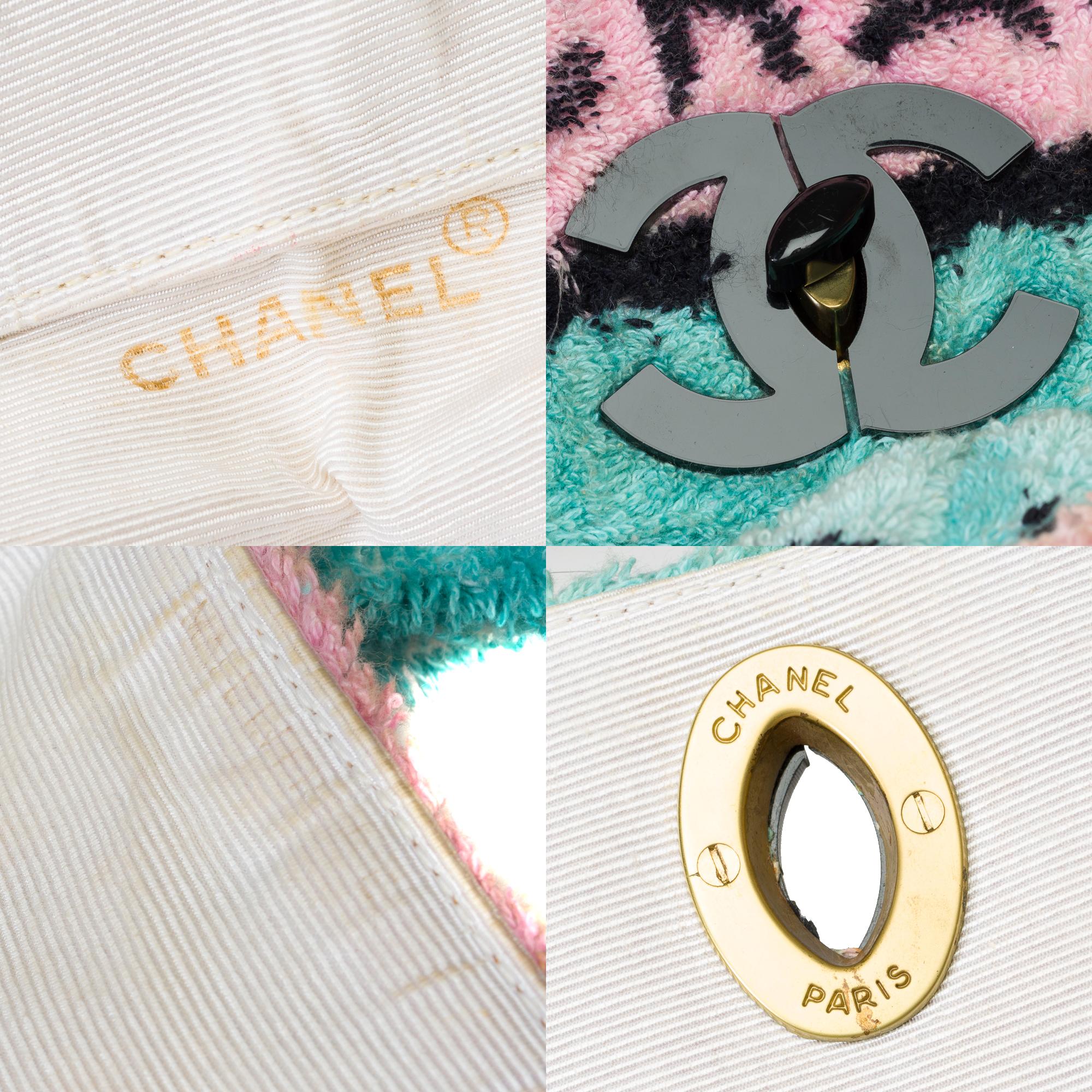 Printemps 1994 Collector Chanel Grand sac à dos en tissu éponge rose et turquoise en vente 2