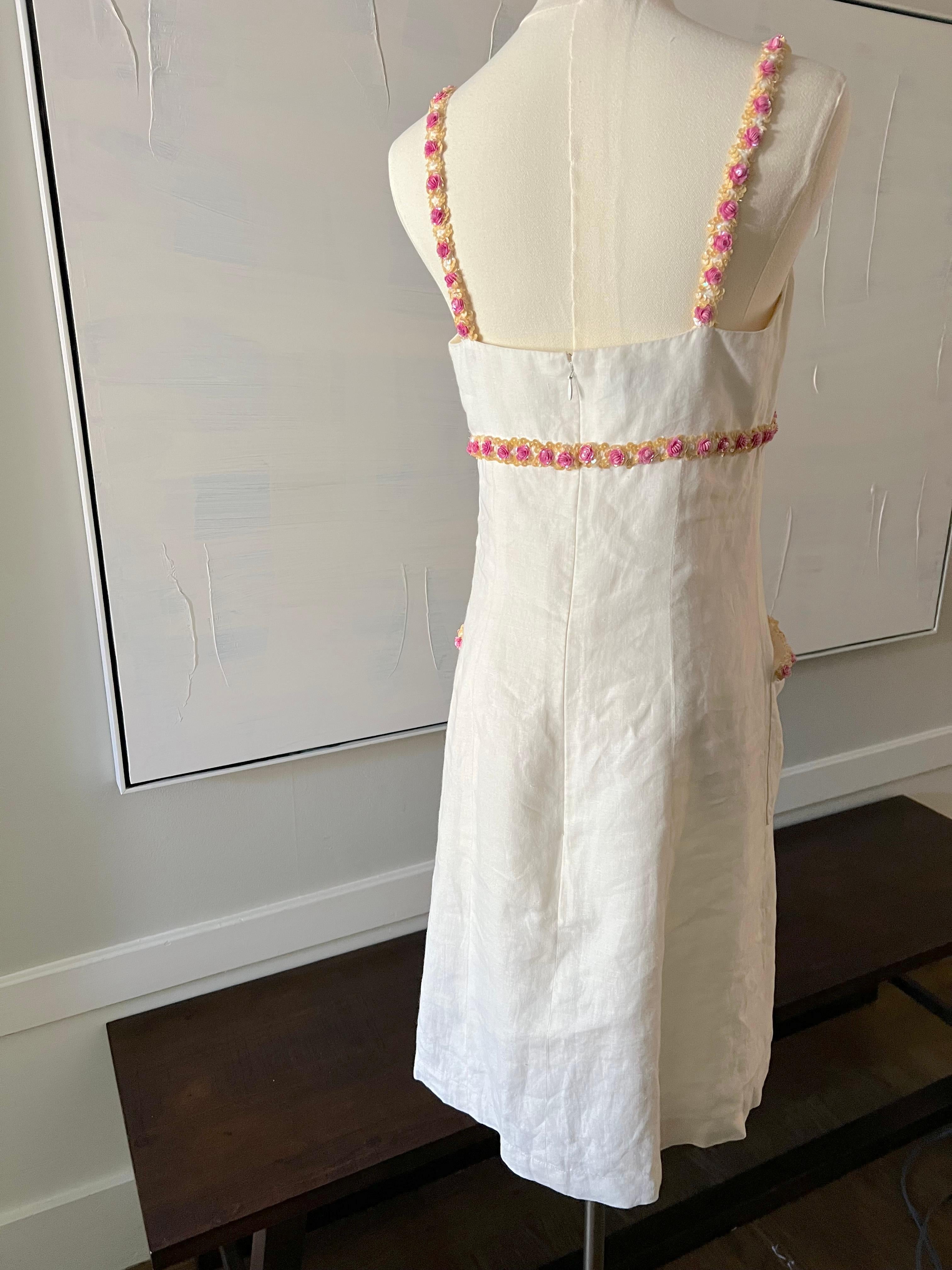 Beige Primavera 1996: abito Chanel con cinturino in paillettes floreali in vendita