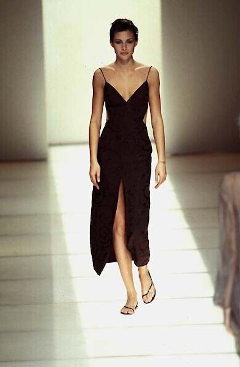 Spring 1997 GIORGIO ARMANI Runway & Ad Campaign Brown Backless Maxi Dress In Excellent Condition For Sale In Munich, DE
