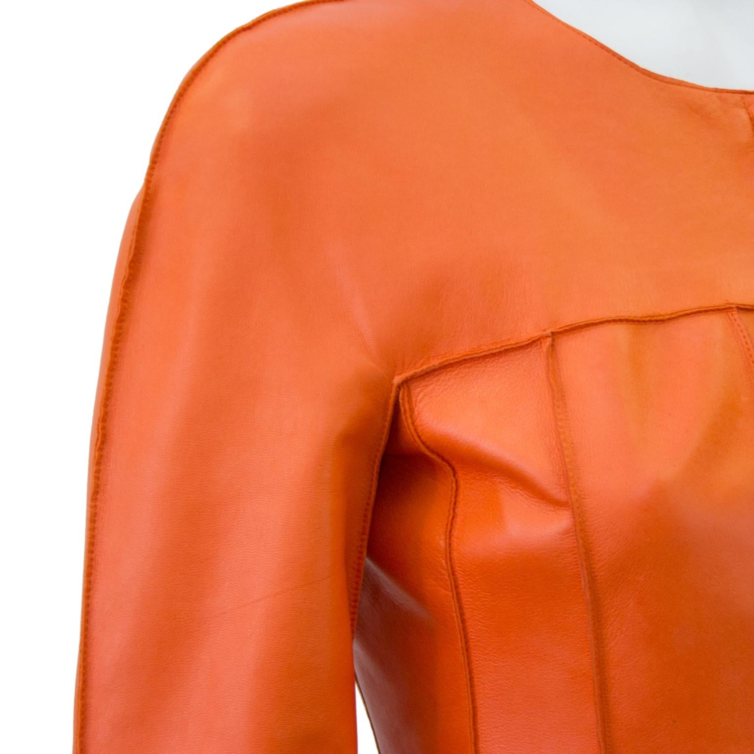 Chanel - Veste courte en cuir orange, printemps 1999 Bon état - En vente à Toronto, Ontario