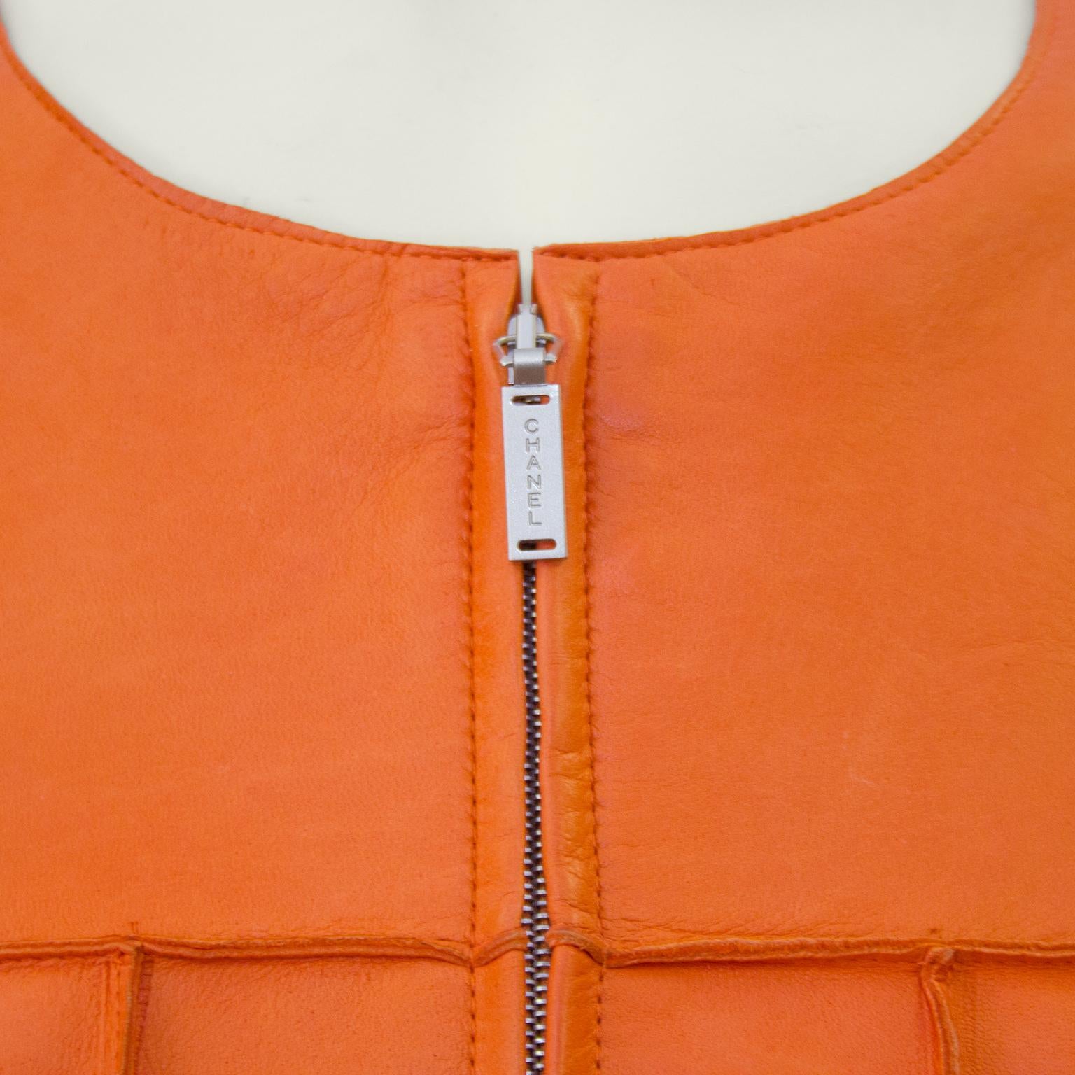 Chanel - Veste courte en cuir orange, printemps 1999 Pour femmes en vente