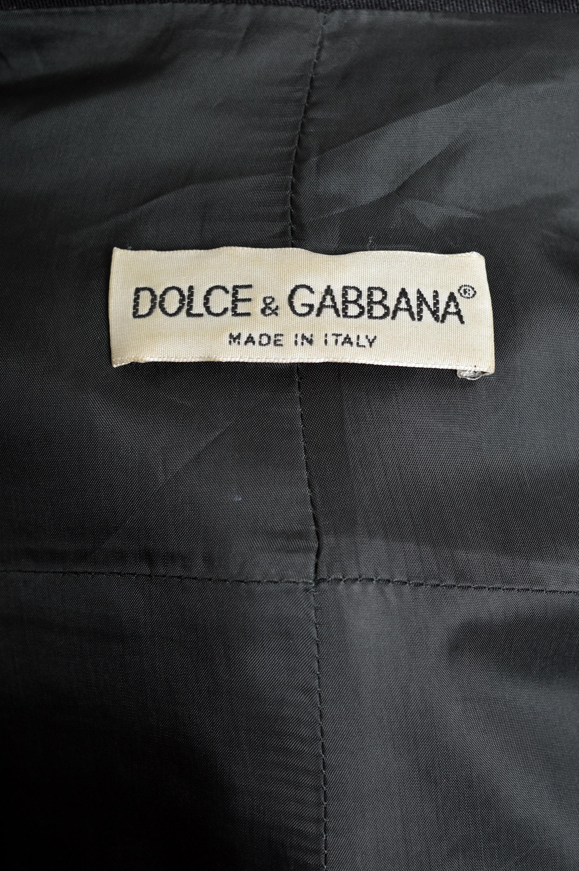 De las mujeres Primavera 1999 DOLCE & GABBANA Chaqueta capullo de seda cruda negra con botones y manga 3/4 en venta