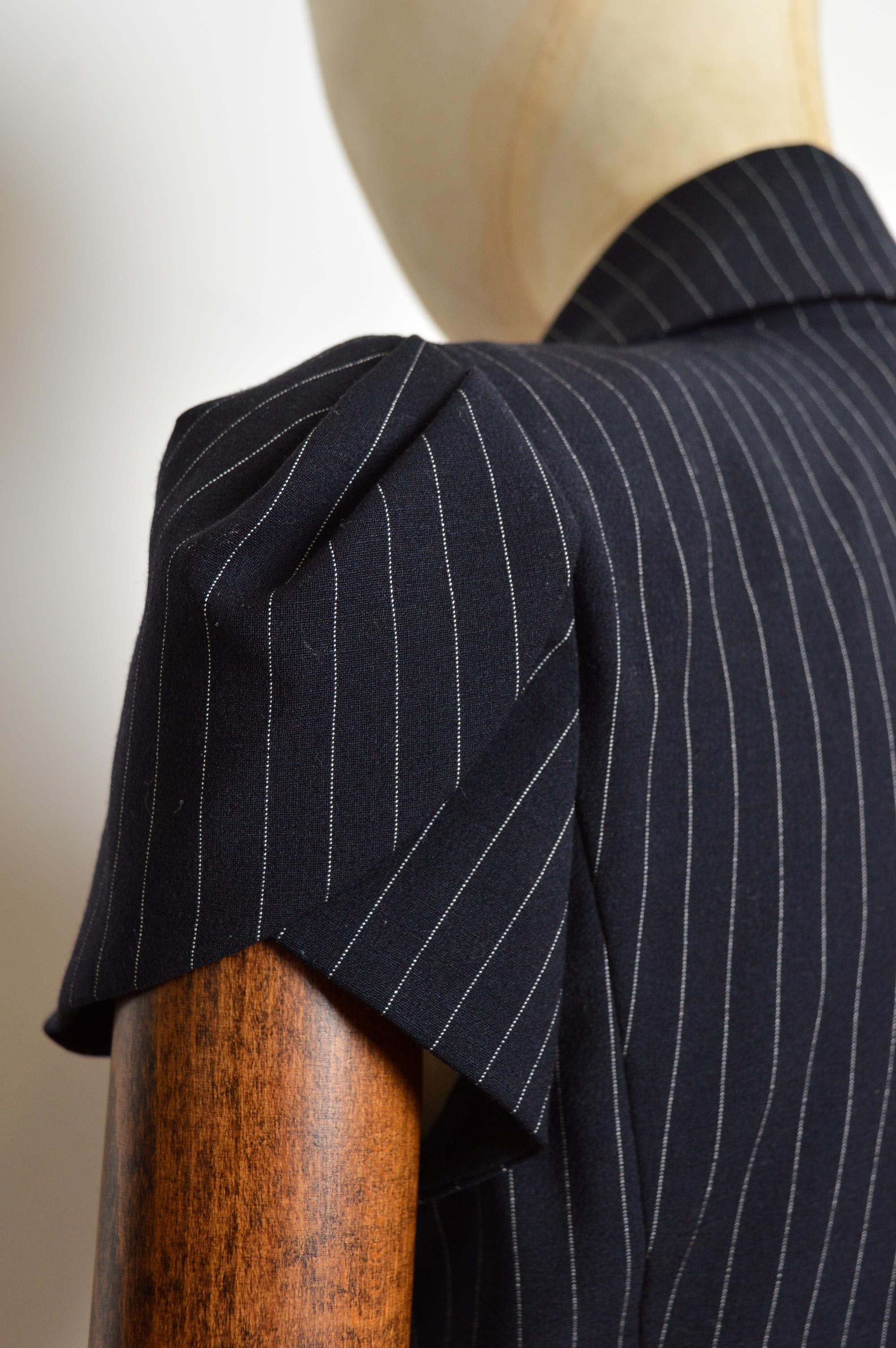 Spring 1999 John Galliano tailored pinstriped short sleeve fitted Blazer Jacket For Sale 8