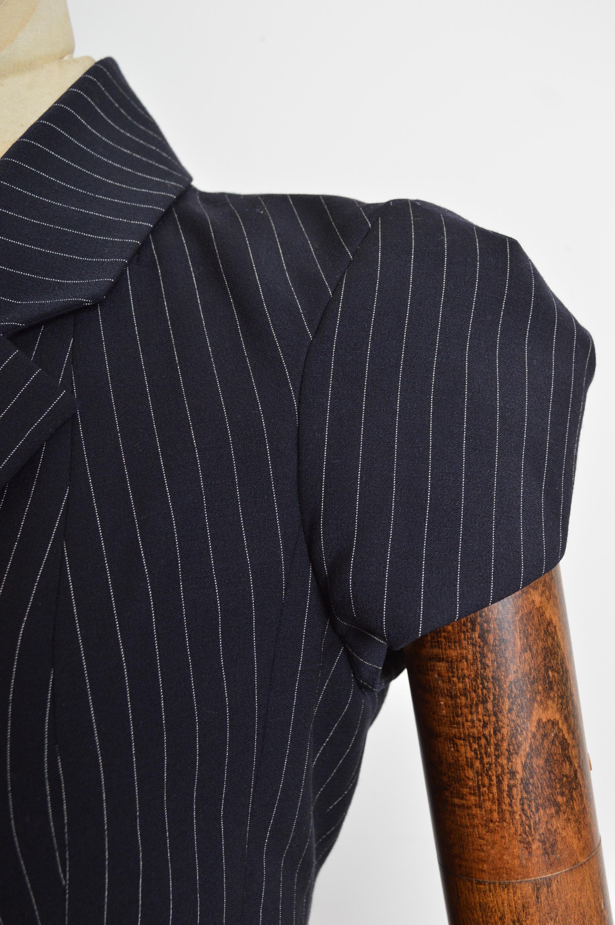Spring 1999 John Galliano tailored pinstriped short sleeve fitted Blazer Jacket In Good Condition For Sale In Sheffield, GB