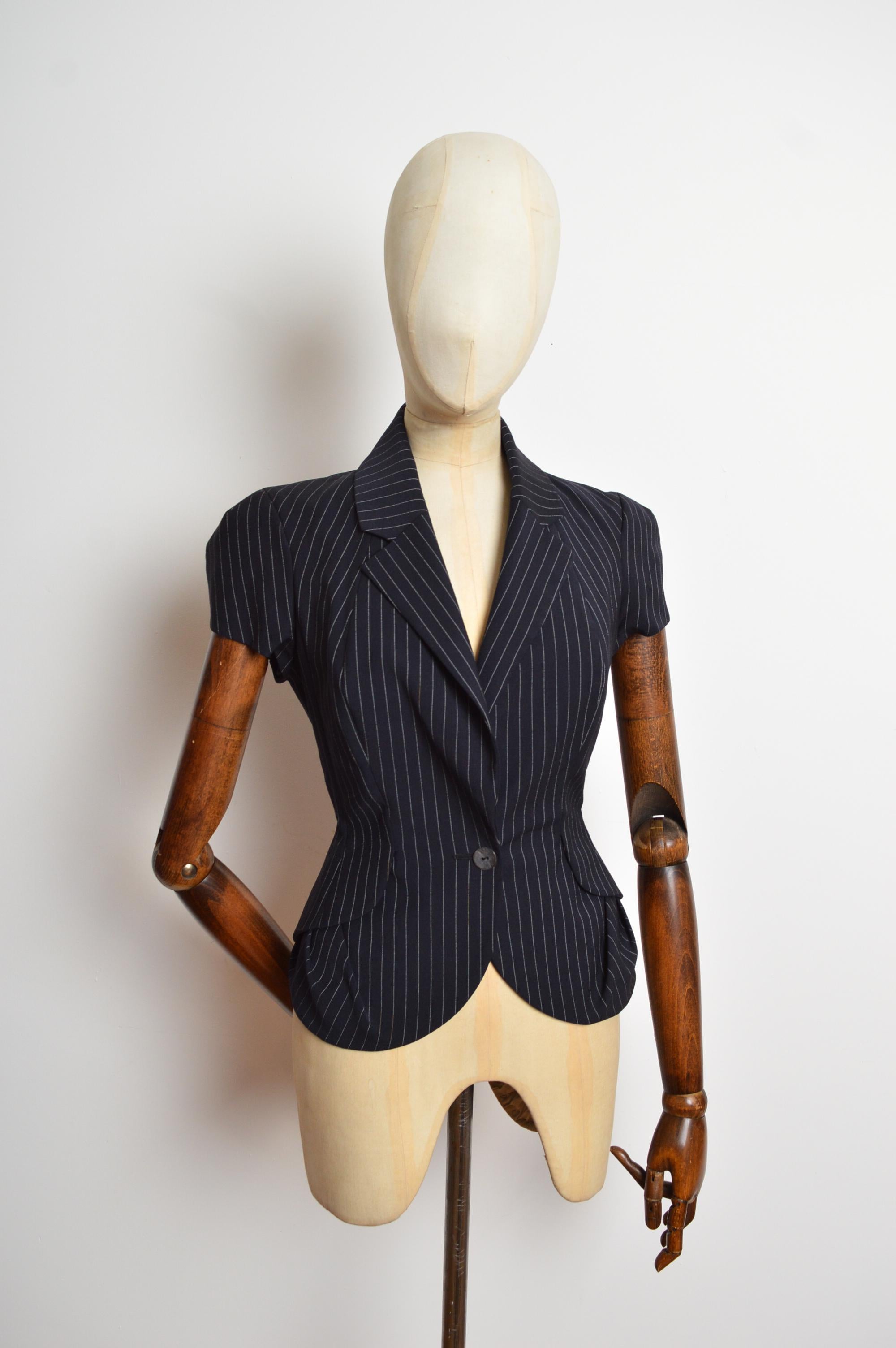 Spring 1999 John Galliano tailored pinstriped short sleeve fitted Blazer Jacket For Sale 2
