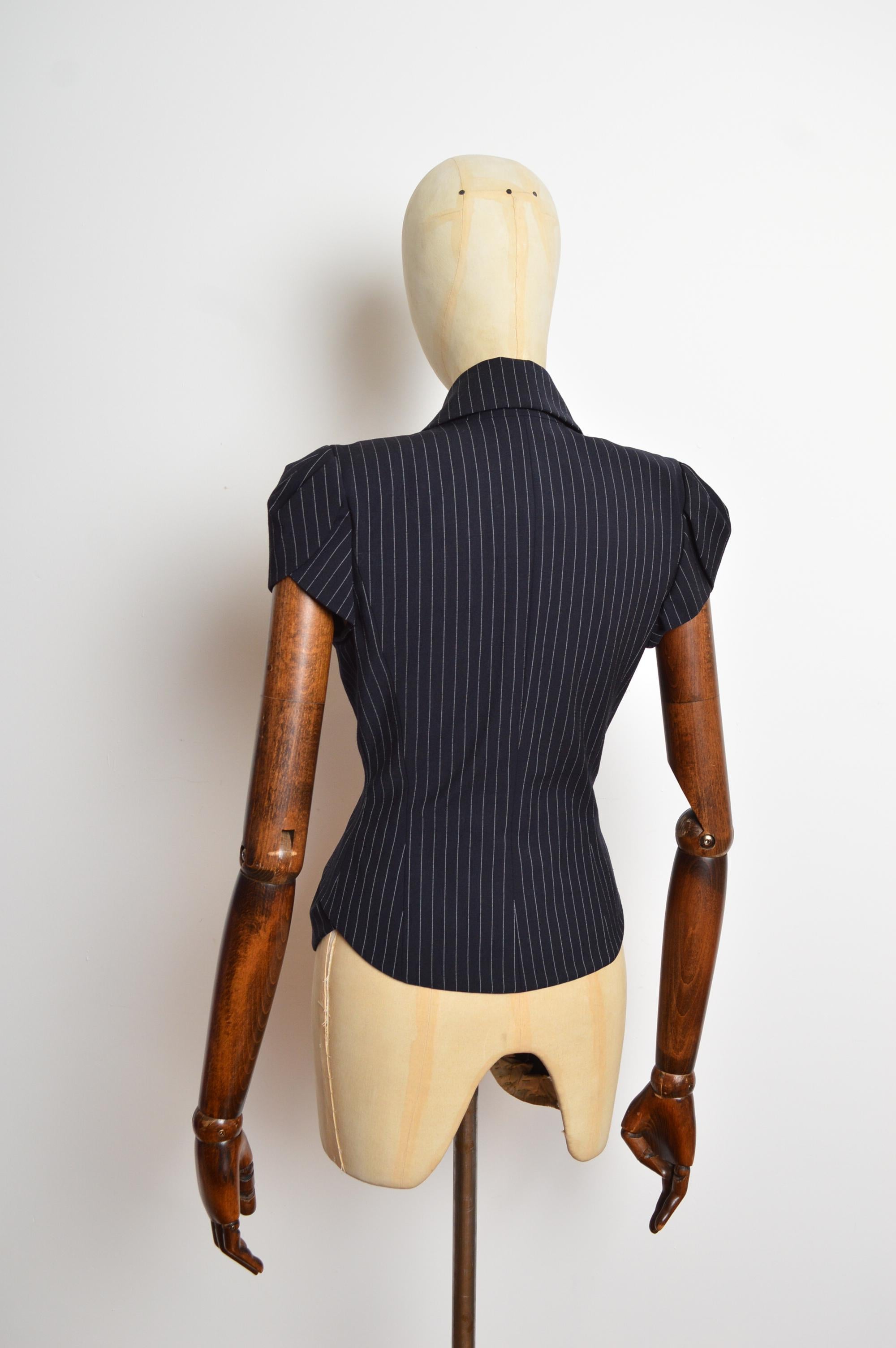 Spring 1999 John Galliano tailored pinstriped short sleeve fitted Blazer Jacket For Sale 3