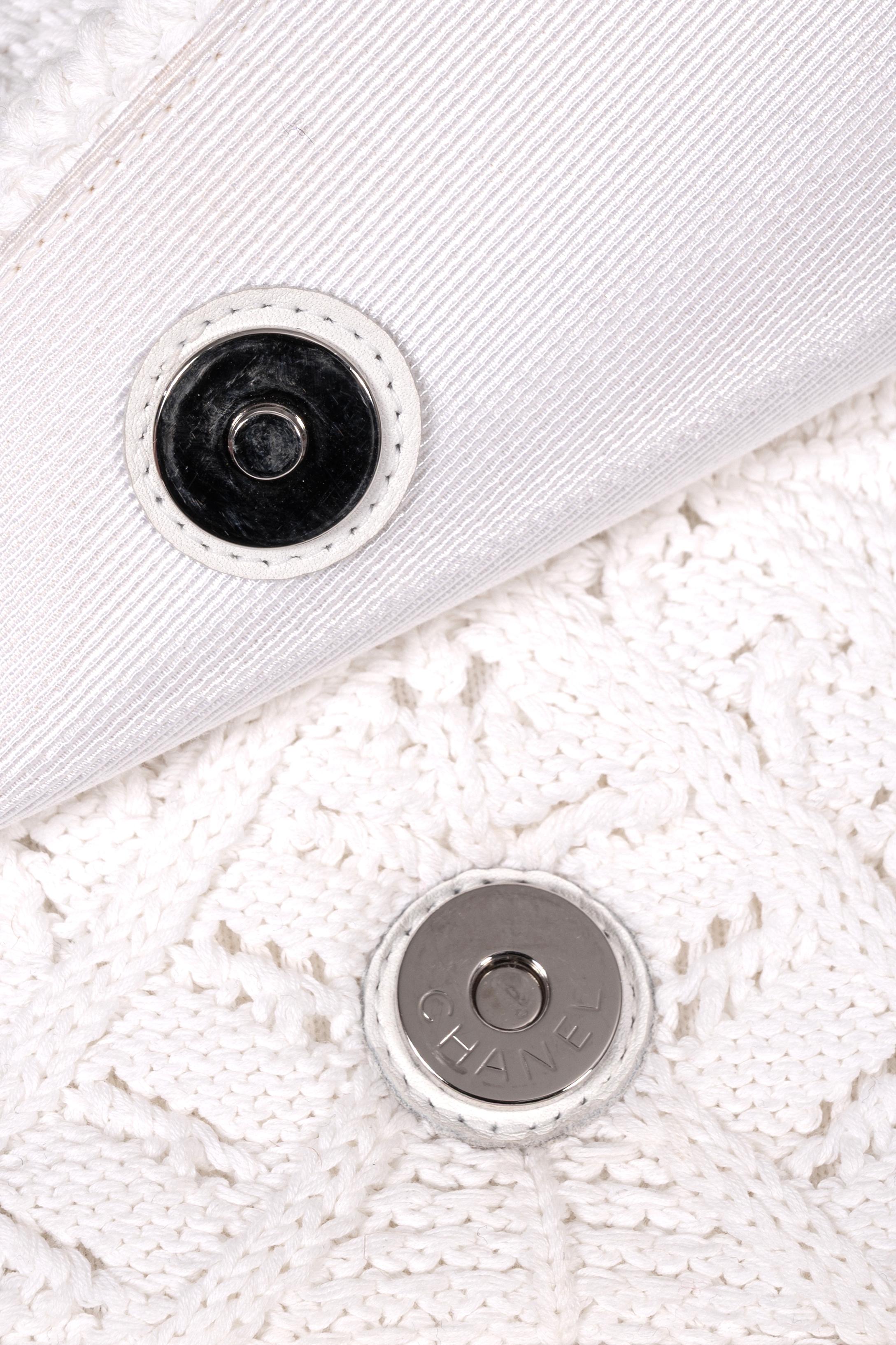 Spring 2004 CHANEL by Karl Lagerfeld Runway White Crochet Knit Shoulder Bag For Sale 8