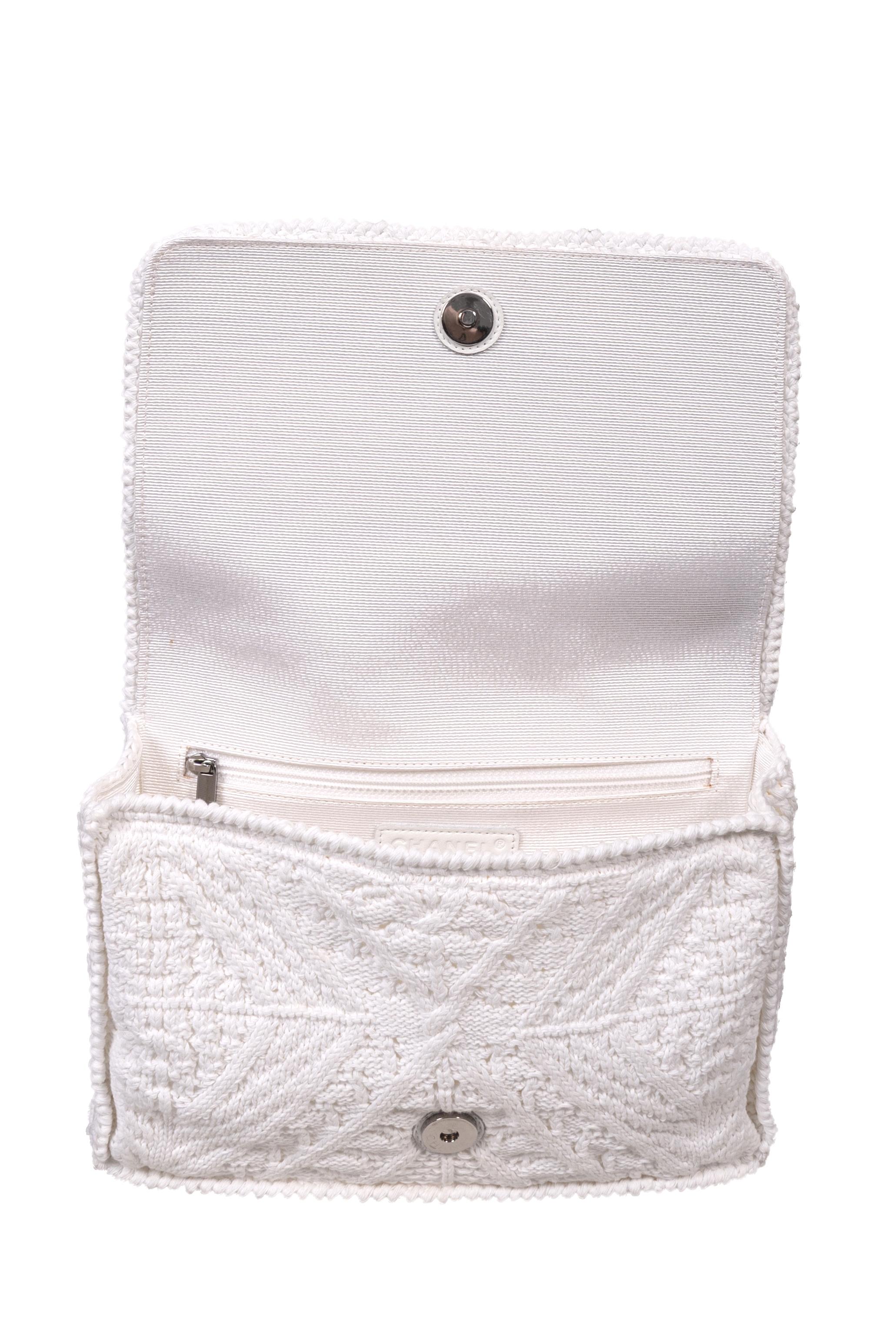 Spring 2004 CHANEL by Karl Lagerfeld Runway White Crochet Knit Shoulder Bag For Sale 9