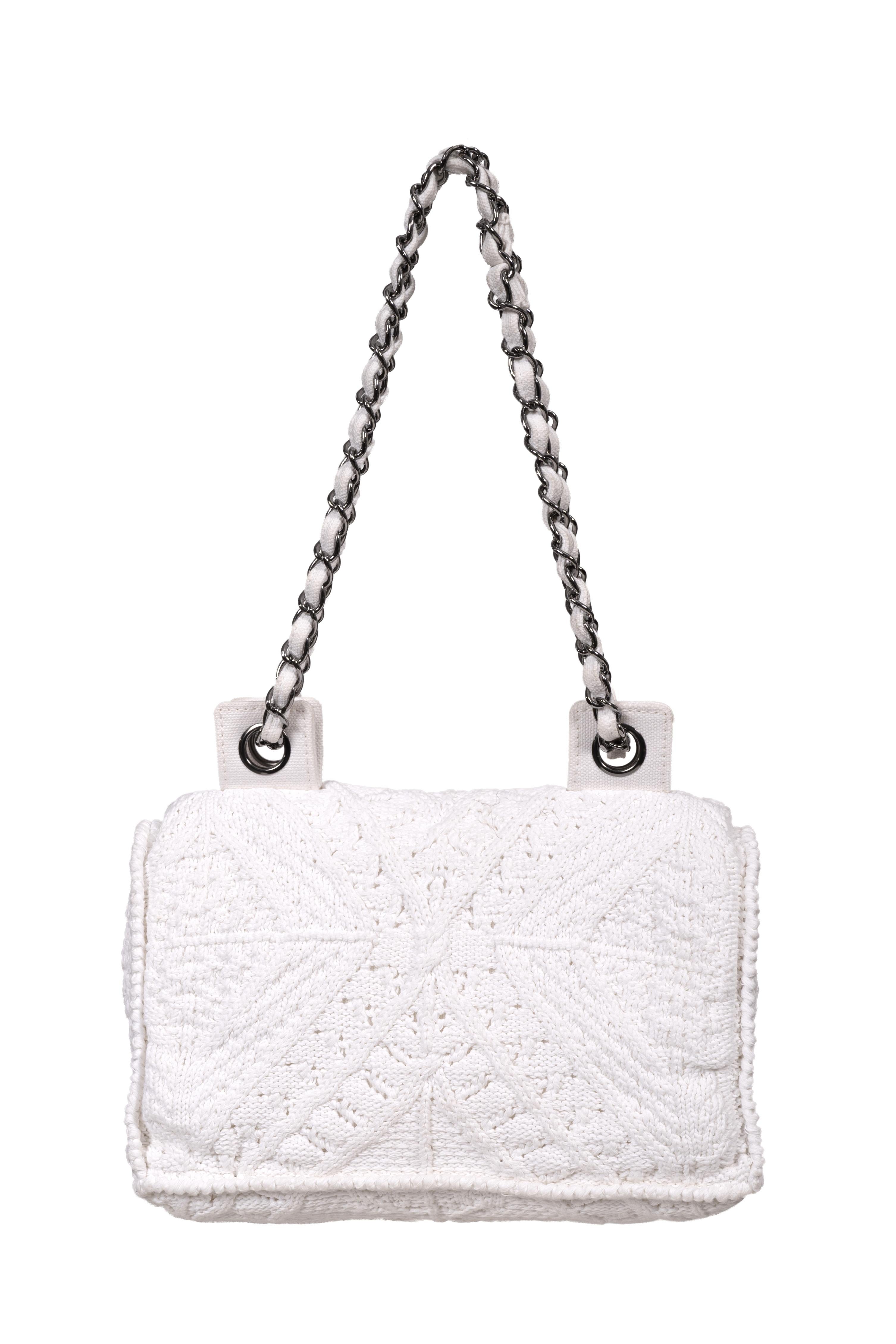 Women's or Men's Spring 2004 CHANEL by Karl Lagerfeld Runway White Crochet Knit Shoulder Bag For Sale