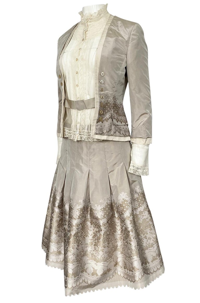 spring-2005-alexander-mcqueen-it-s-only-a-game-runway-skirt-and