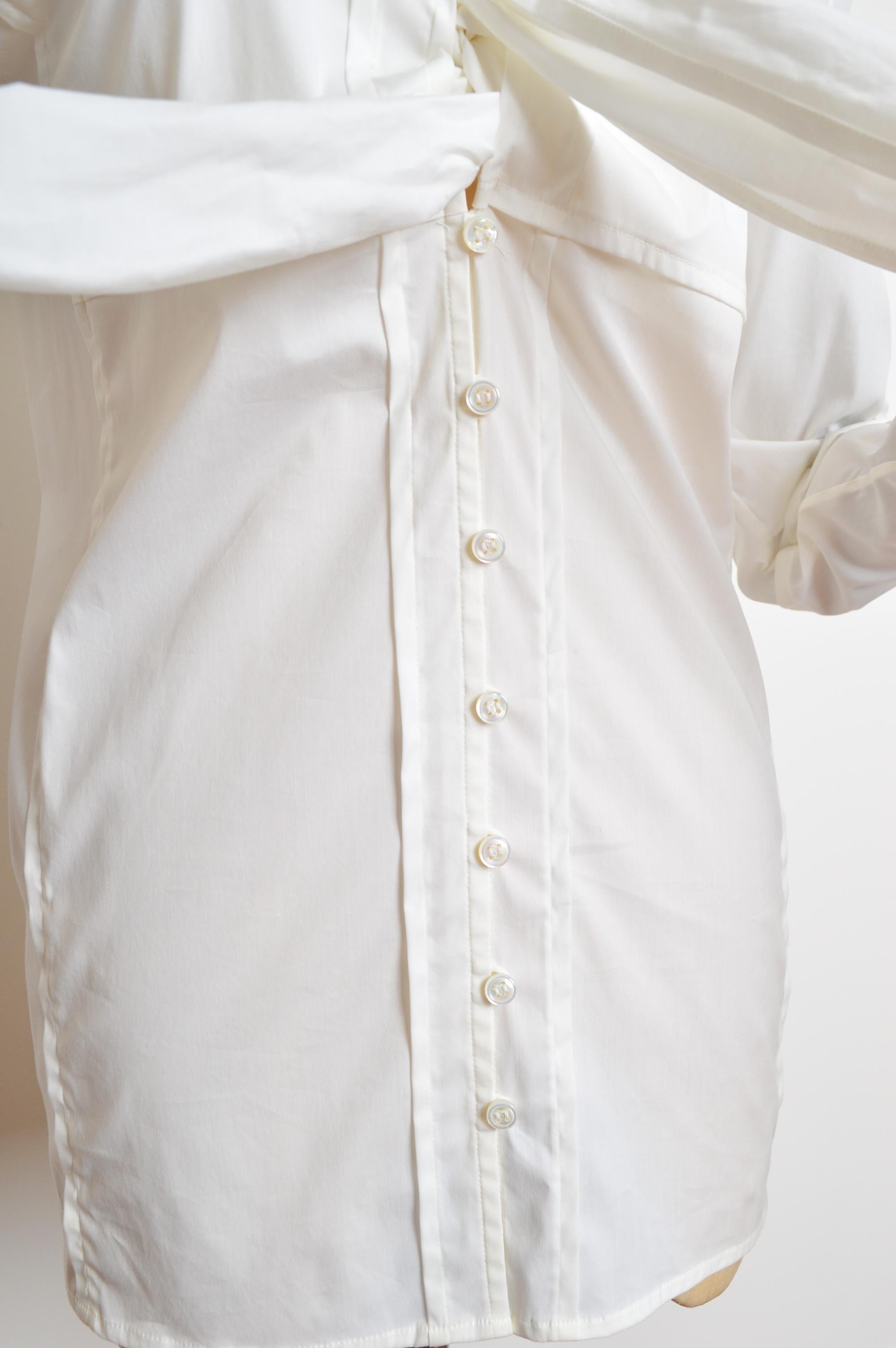 Primavera 2006 Yves Saint Laurent by Stefano Pilati Camisa de vestir blanca con pajarita en venta 5