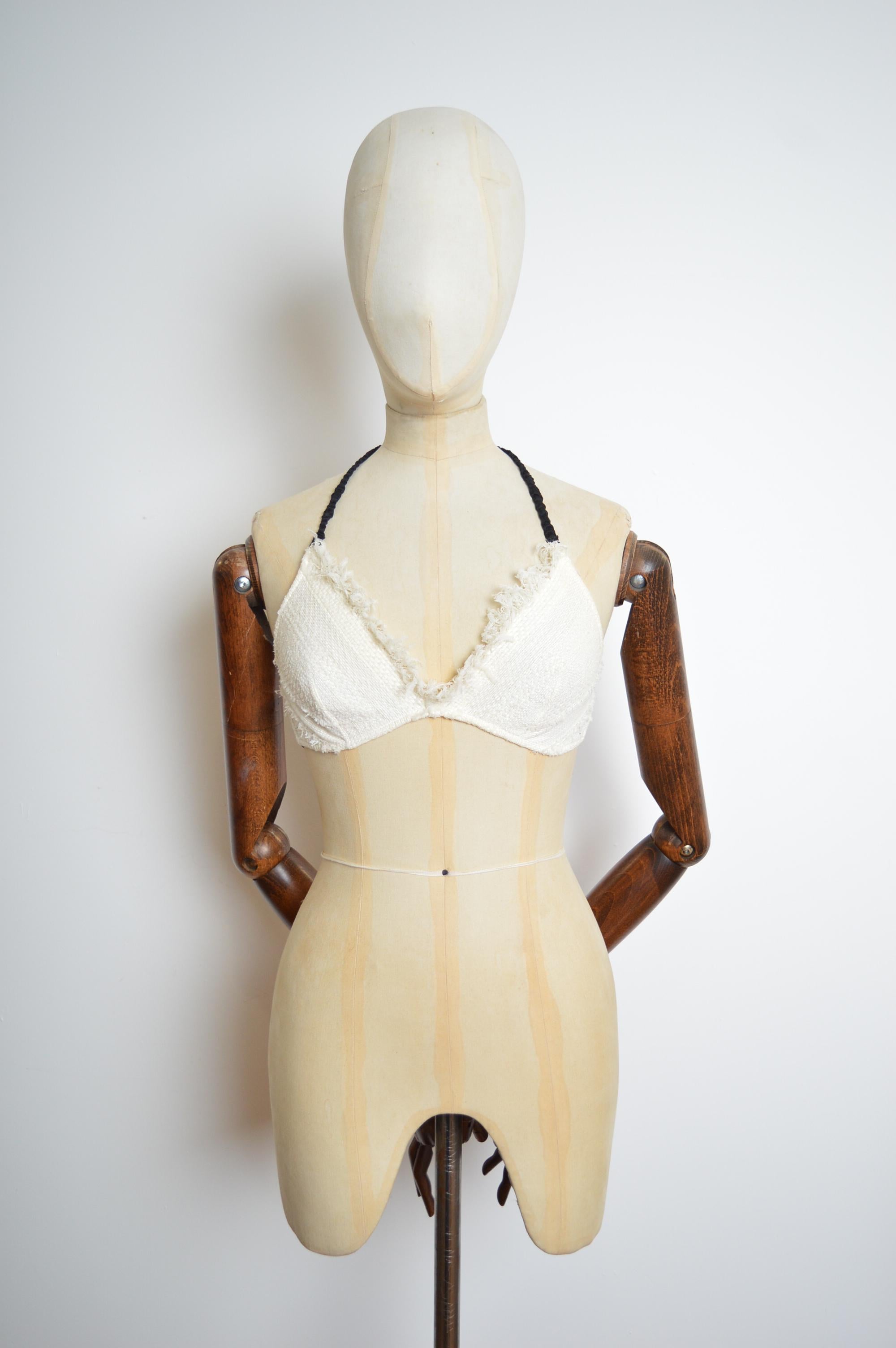 Spring 2008 CHANEL by Karl Lagerfeld Ivory White & Black Tweed Bra let Crop Top In Good Condition For Sale In Sheffield, GB
