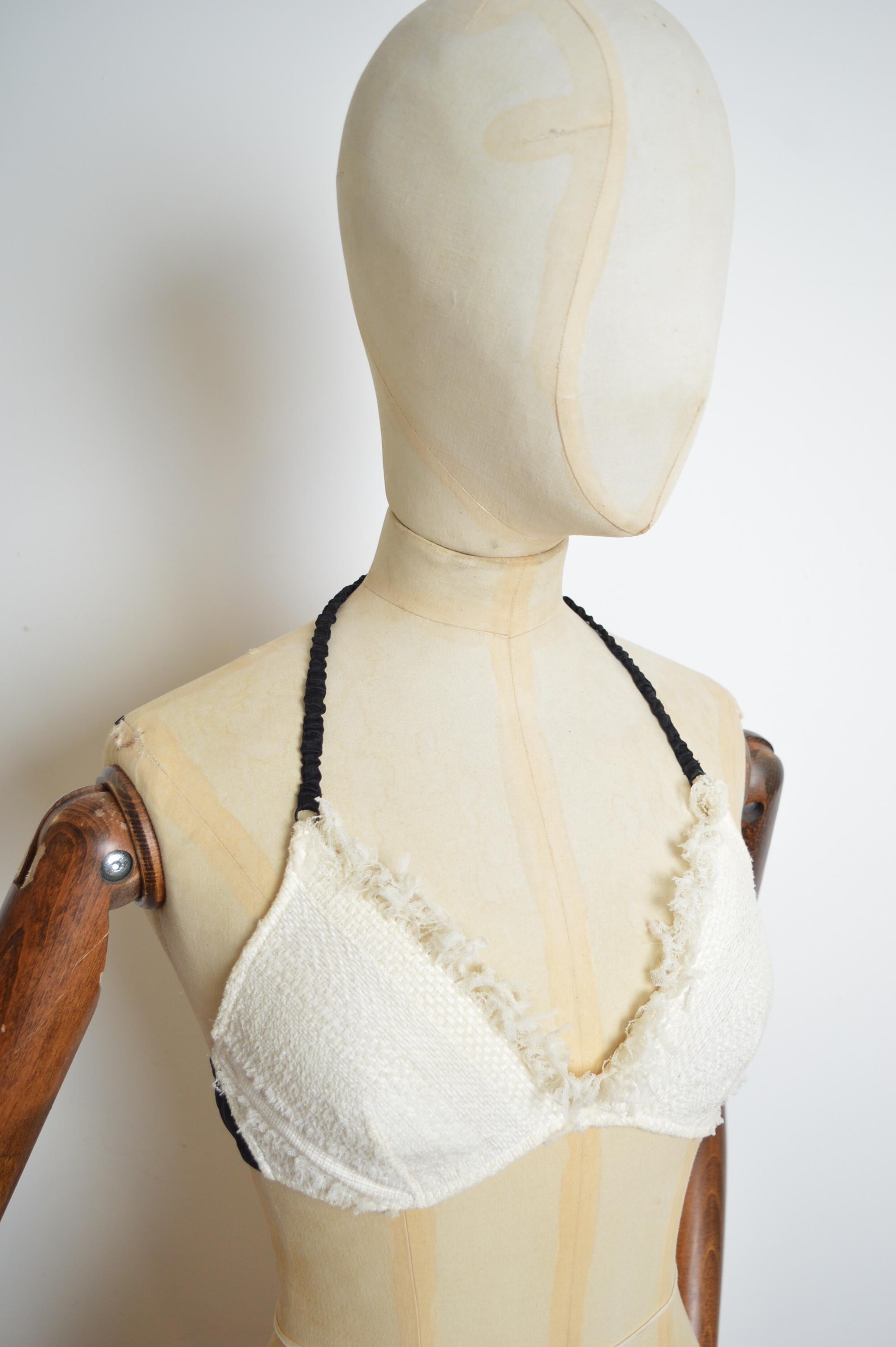 Spring 2008 CHANEL by Karl Lagerfeld Ivory White & Black Tweed Bra let Crop Top For Sale 4