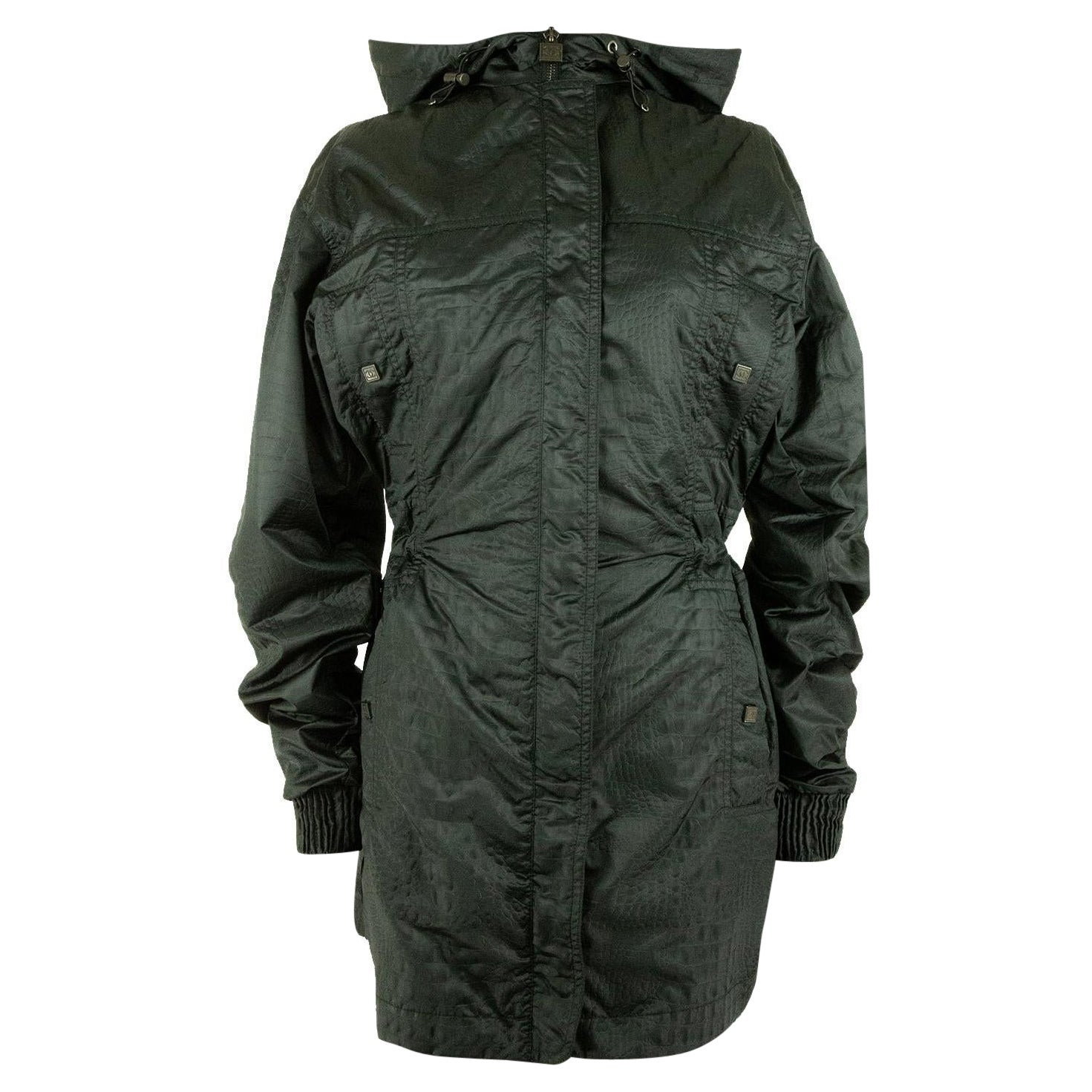 Chanel - Manteau de pluie imprimé alligator, printemps 2009 en vente