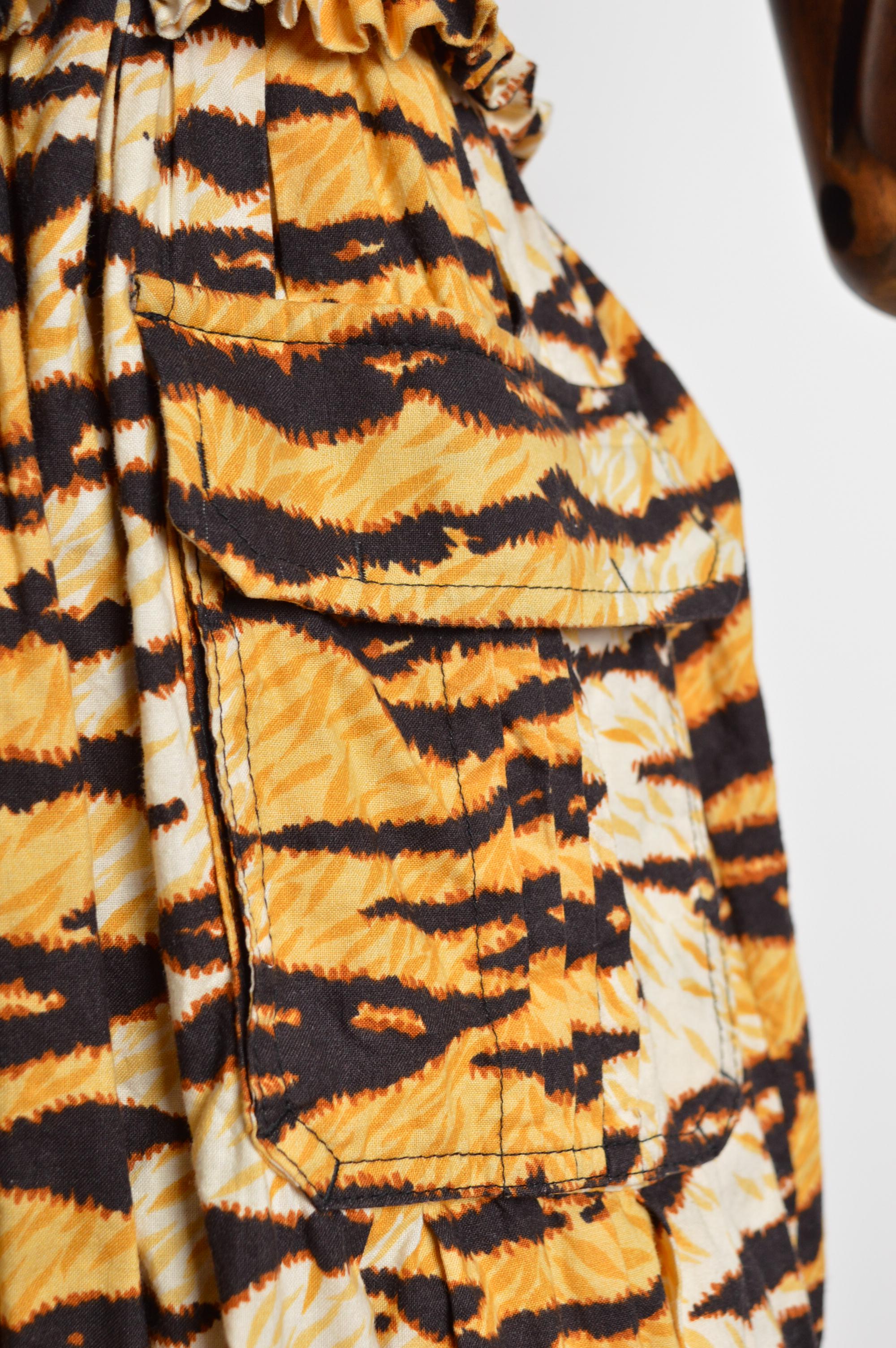 Printemps 2011 Dolce & Gabbana - Robe de cocktail froncée à imprimé tigre et animaux en vente 1