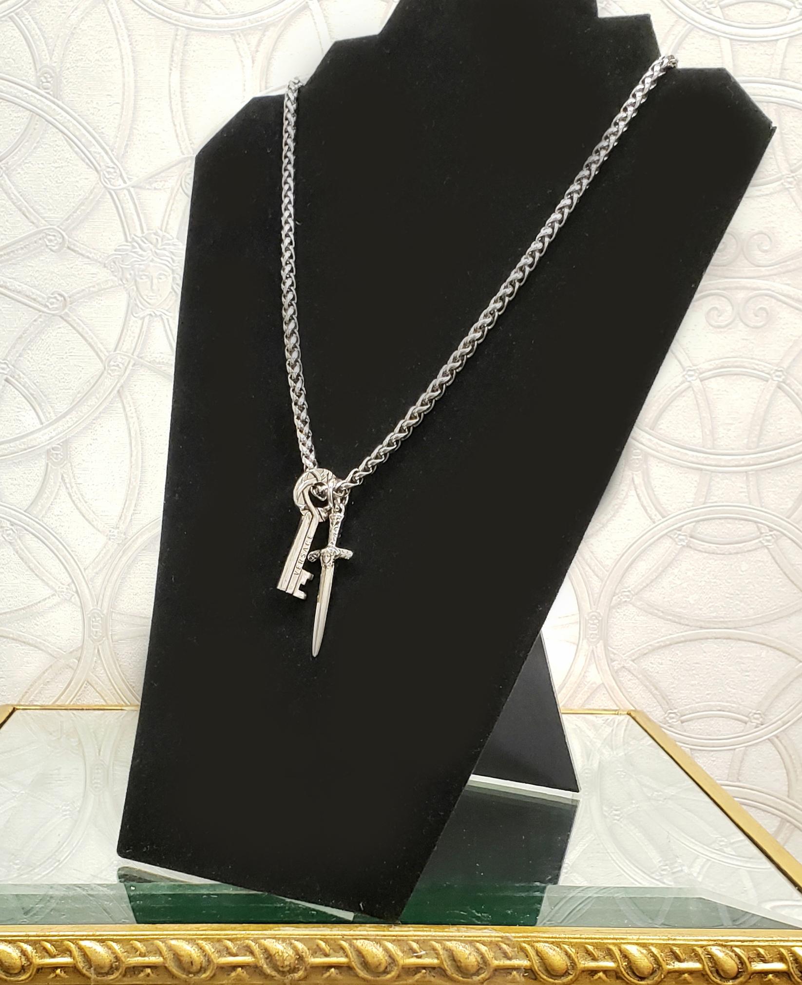 Women's or Men's Spring 2011 L# 43 NEW VERSACE SILVER TONE KEY and DAGGER METAL CHAIN