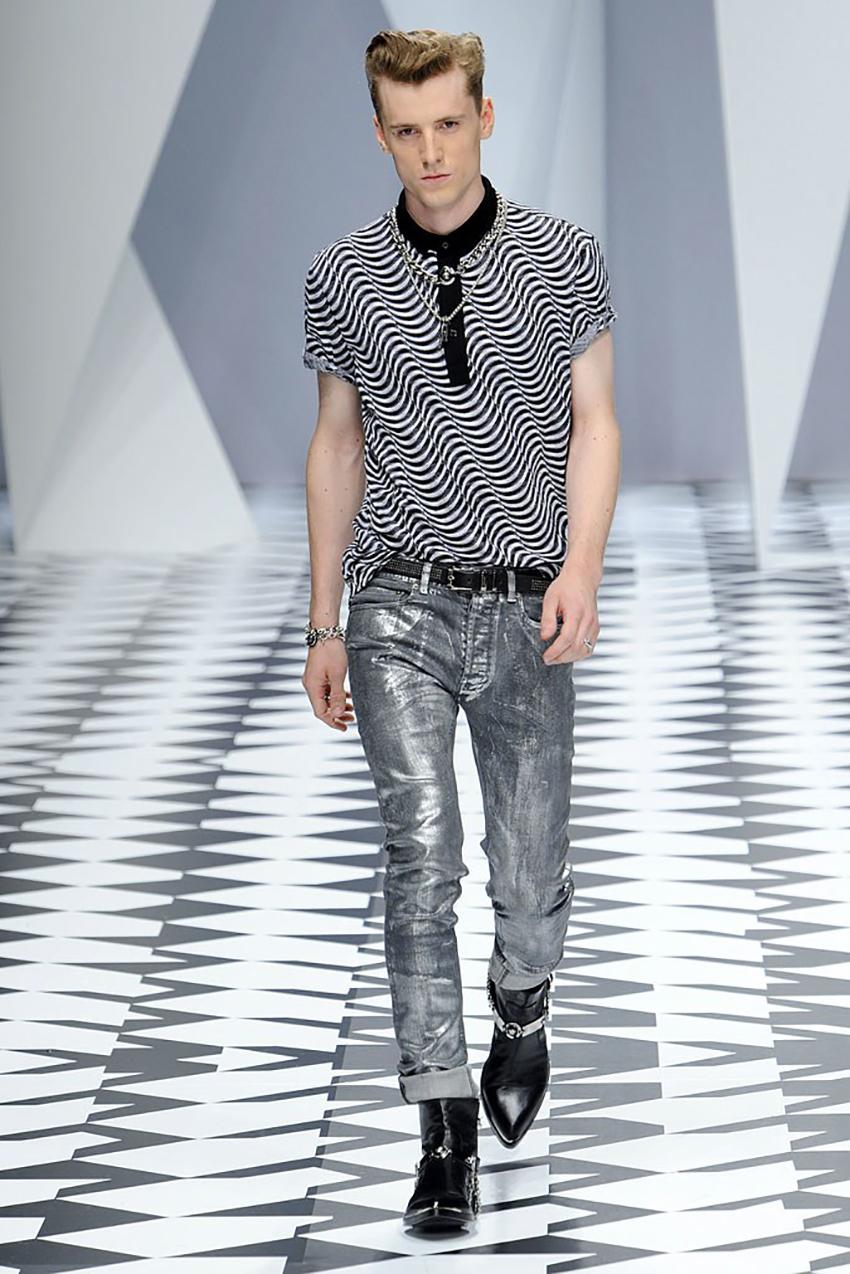 Spring 2011 L# 43 NEW VERSACE SILVER TONE METAL CHAIN For Sale 3