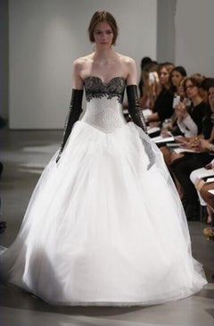 Spring 2014 L# 6 VERA WANG WHITE and BLACK WEDDING DRESS Sz IT 40 - 4