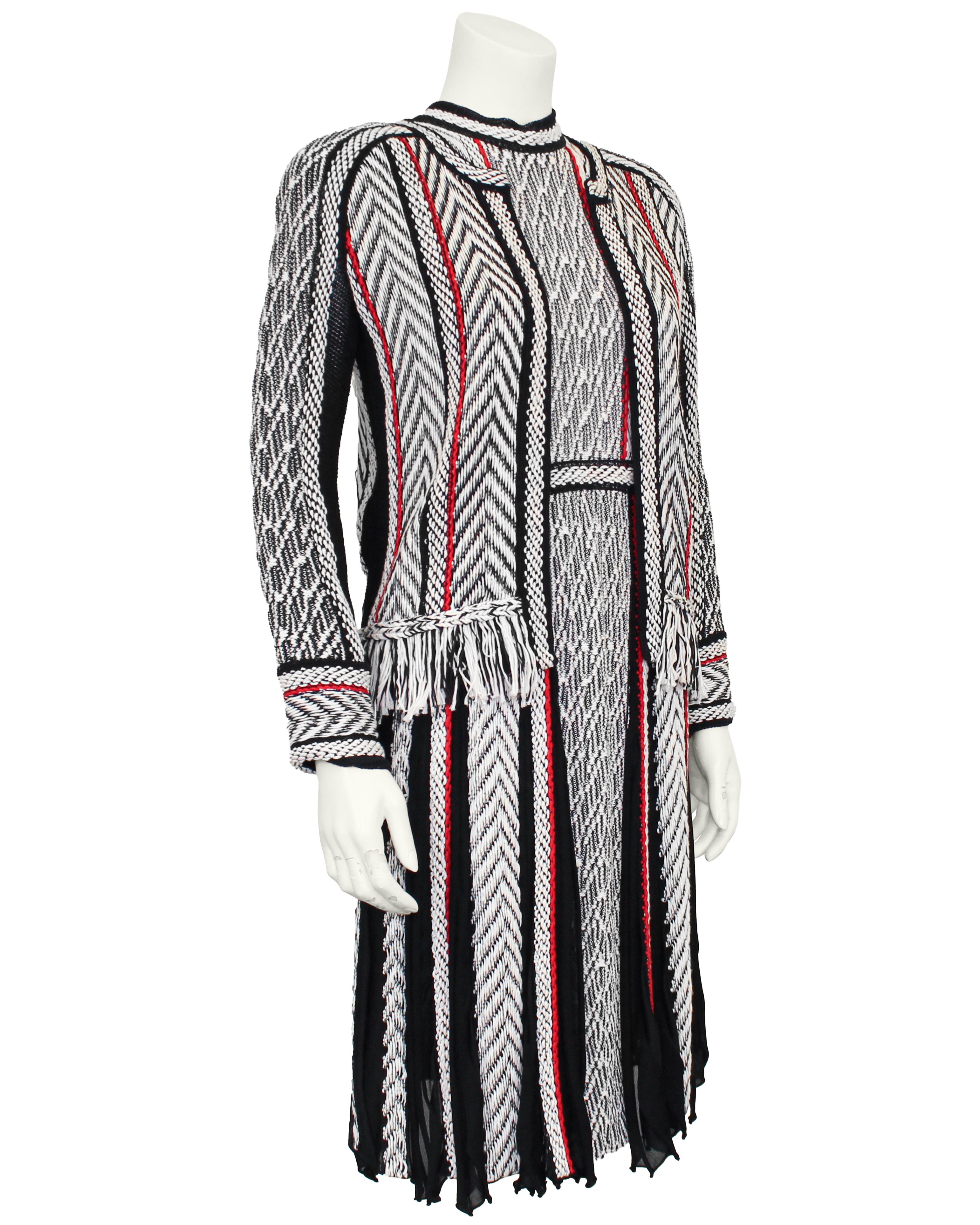 Frühling 2017 Oscar De La Renta Schwarzes, weißes und rotes Strickkleid & Jacke Ensemble im Zustand „Gut“ im Angebot in Toronto, Ontario
