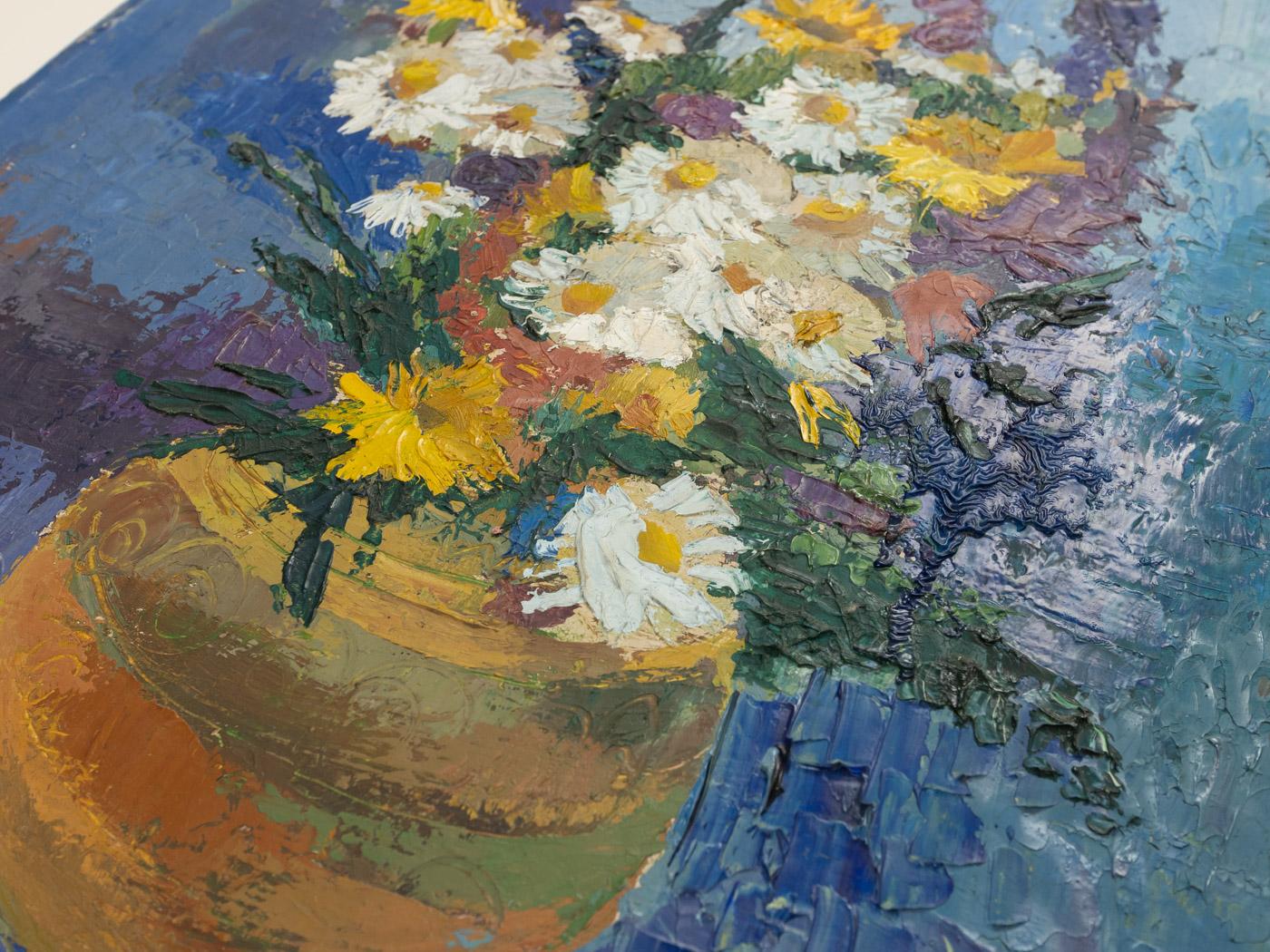 Spring Bouquet Oil on Hardboard Still Life Framed Spring Flowers White Blue In Good Condition For Sale In Neuss, NW