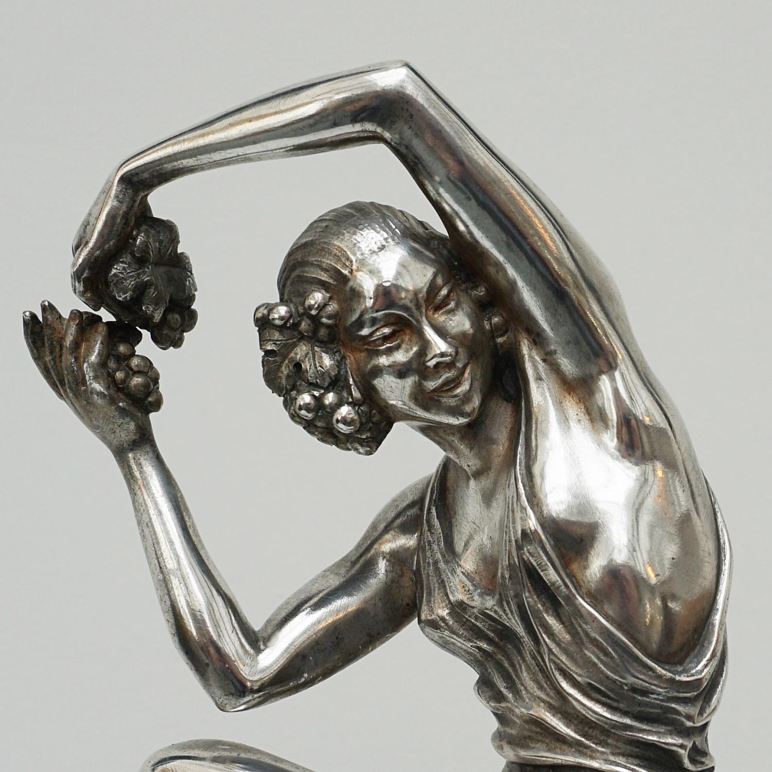 « Danseuse de printemps », une figure en bronze Art Déco de Pierre Le Faguays, France 1925 en vente 6