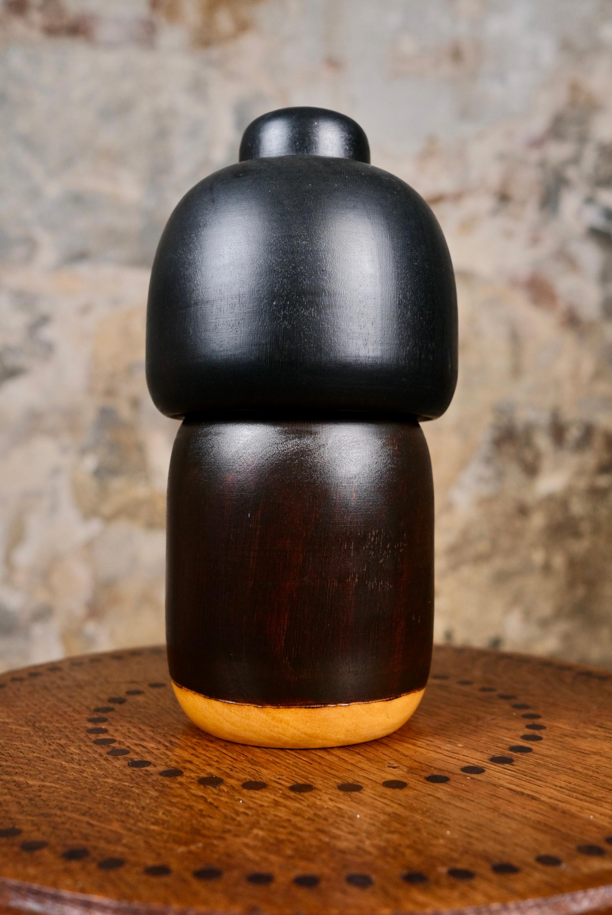 Intagliato a mano Kokeshi di Fumio Tomidokoro, Giappone, anni Ottanta in vendita