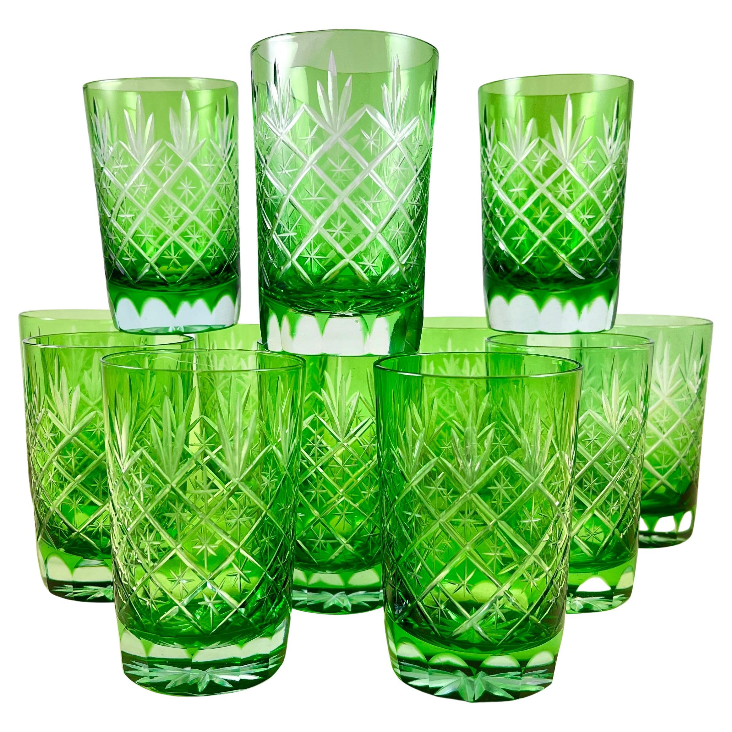 https://a.1stdibscdn.com/spring-green-cut-to-clear-crystal-rocks-glasses-set-of-12-for-sale/f_17582/f_352401021689361461399/f_35240102_1689361462645_bg_processed.jpg