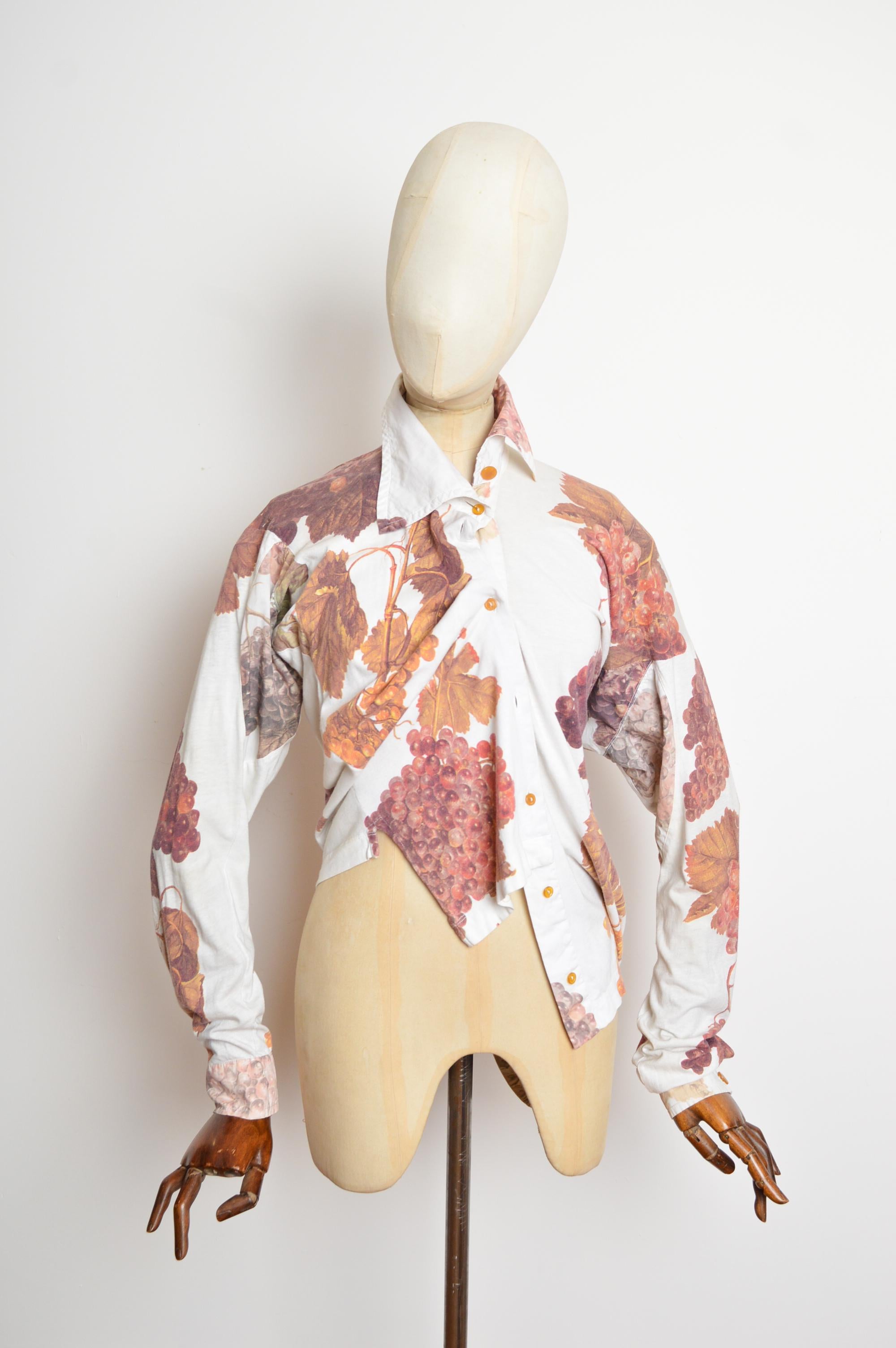 Frühjahr/Sommer 1997 Vivienne Westwood Renaissance Traubenmuster Hemd - Bluse im Zustand „Relativ gut“ im Angebot in Sheffield, GB