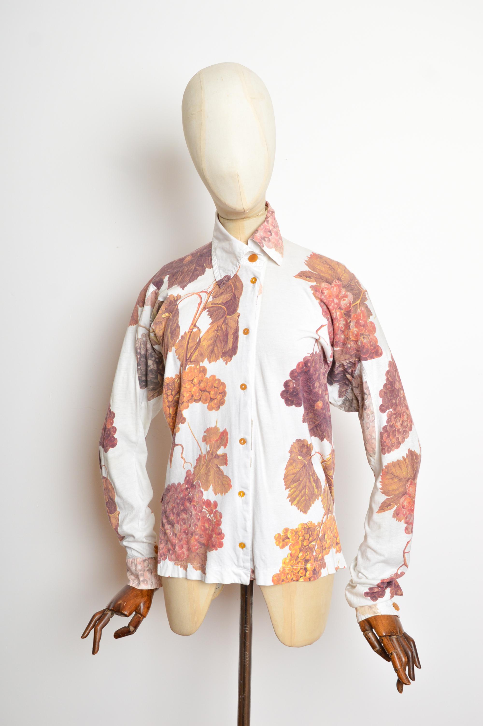Frühjahr/Sommer 1997 Vivienne Westwood Renaissance Traubenmuster Hemd - Bluse im Angebot 3