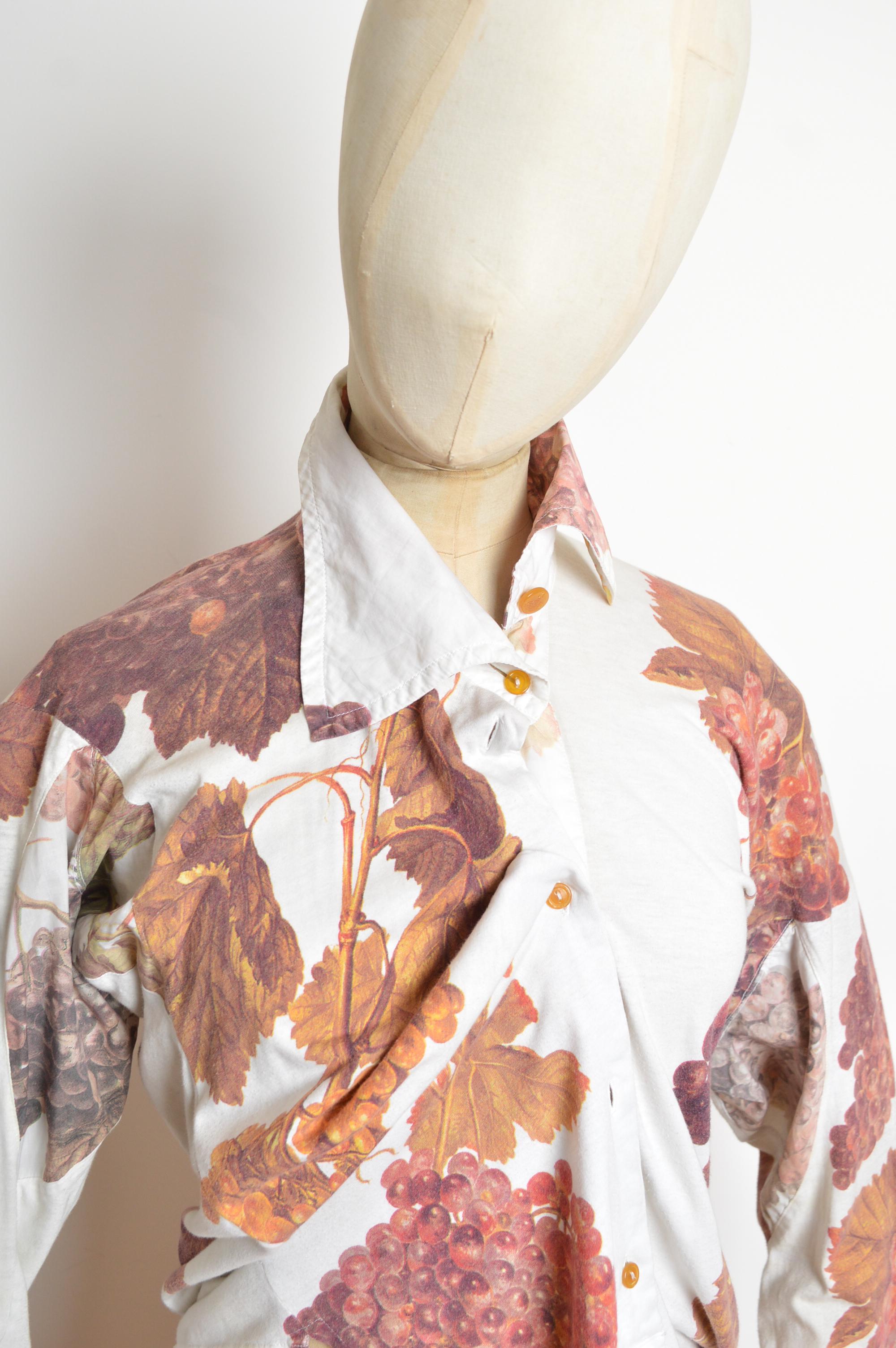 Frühjahr/Sommer 1997 Vivienne Westwood Renaissance Traubenmuster Hemd - Bluse im Angebot 4