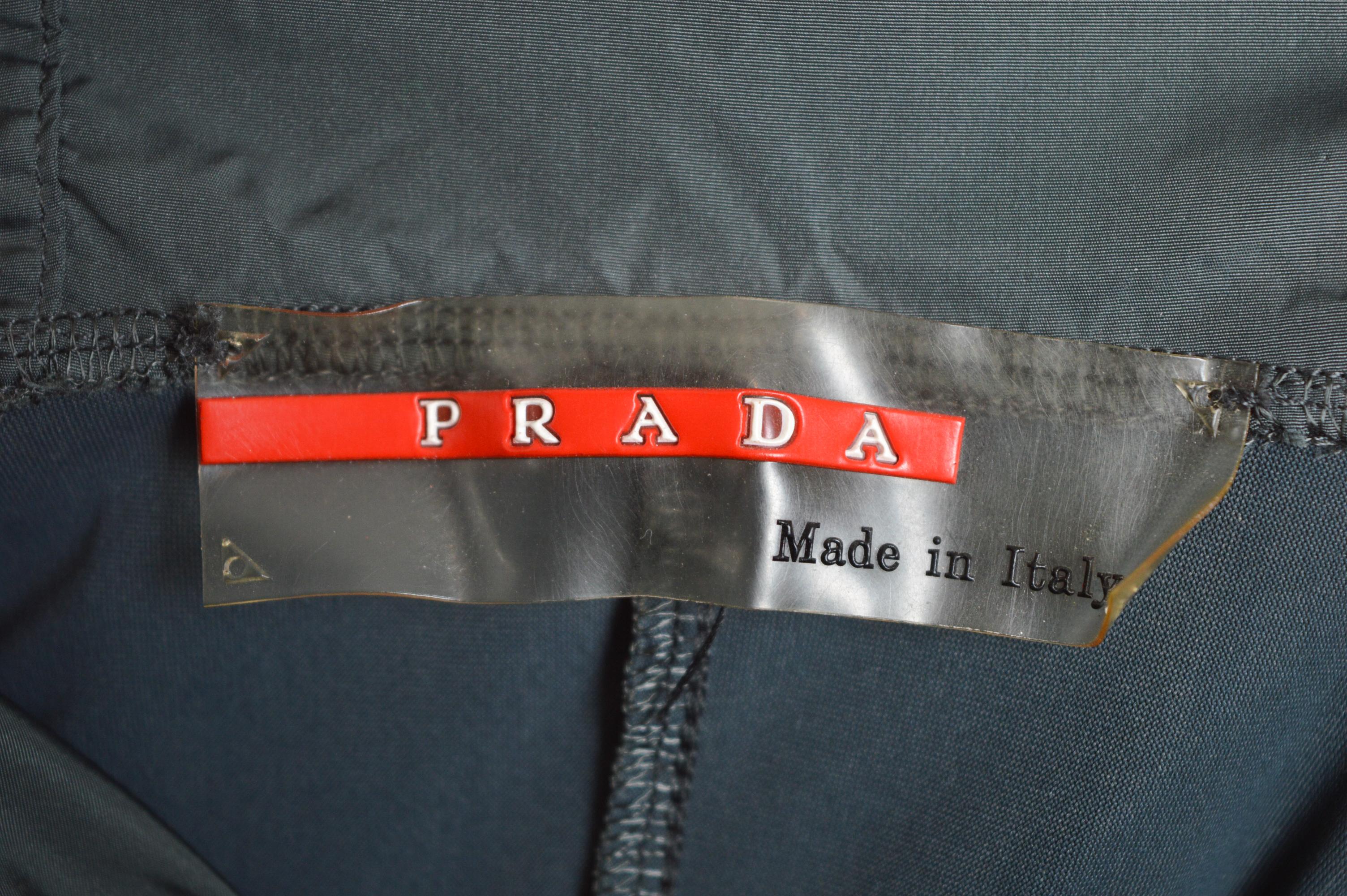 Spring / Summer 1999 PRADA Grey Technical fabric Hooded Zipper Playsuit - Romper en venta 11