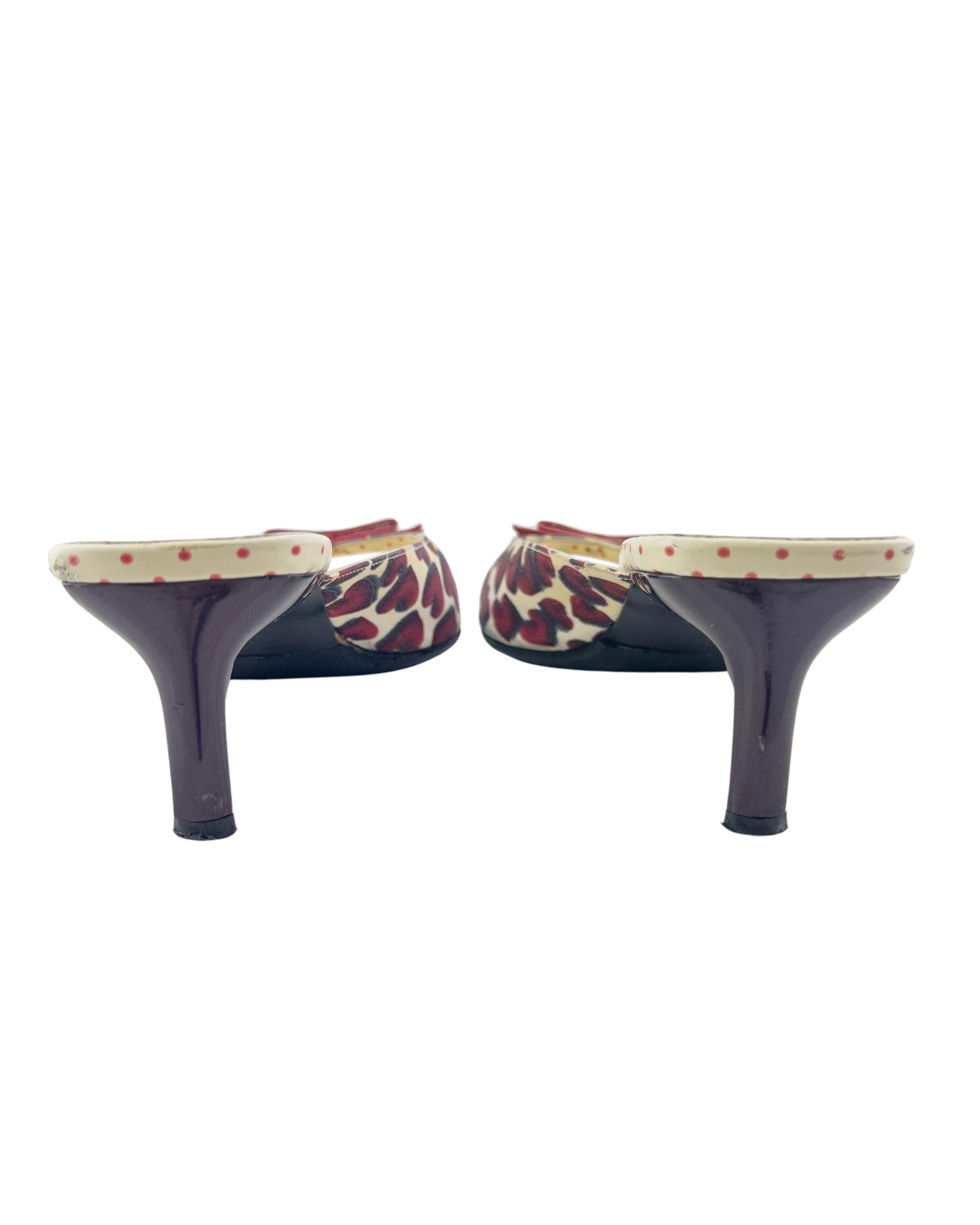 Spring/Summer 2000 Prada Heart Print Kitten Heel Mules In Good Condition In Toronto, Ontario