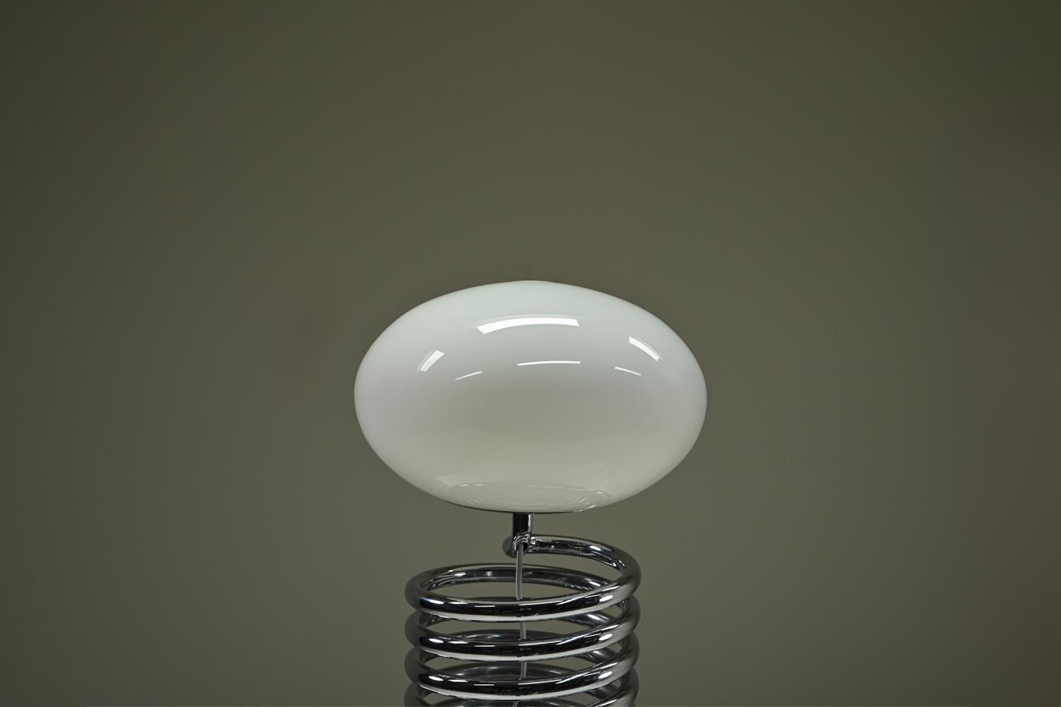 Métal Lampe de table Spring d'Ingo Maurer pour Design M, années 1960, Allemagne. en vente