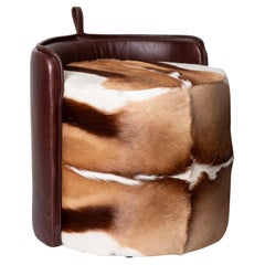 Hocker aus Springbockfell und Leder