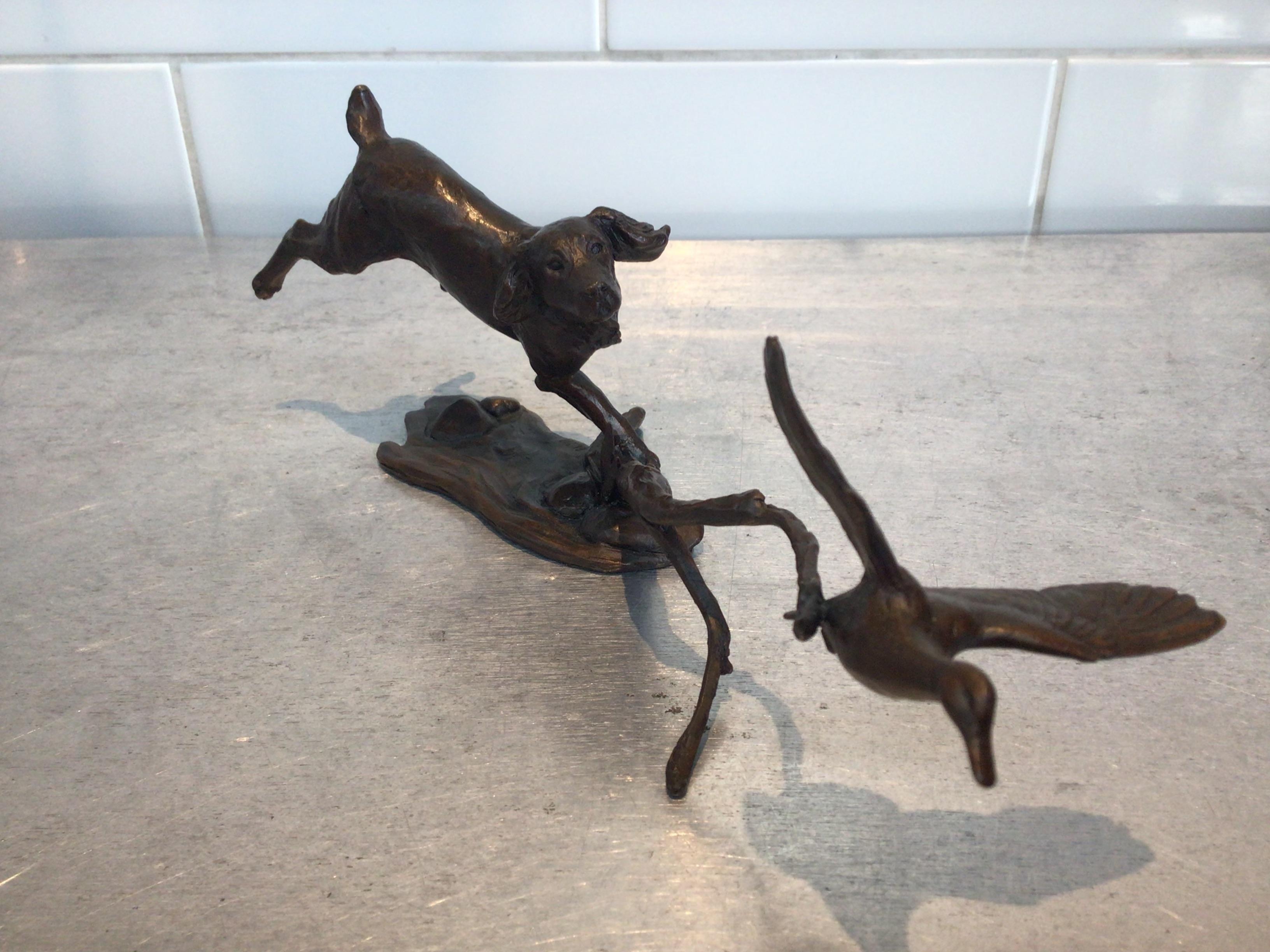 Springer Spaniel e anatra Michael Simpson Scultura in bronzo firmata in edizione limitata in vendita 1