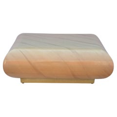 Mesa de centro puf flotante de piel de cabra estilo Springer Base de latón