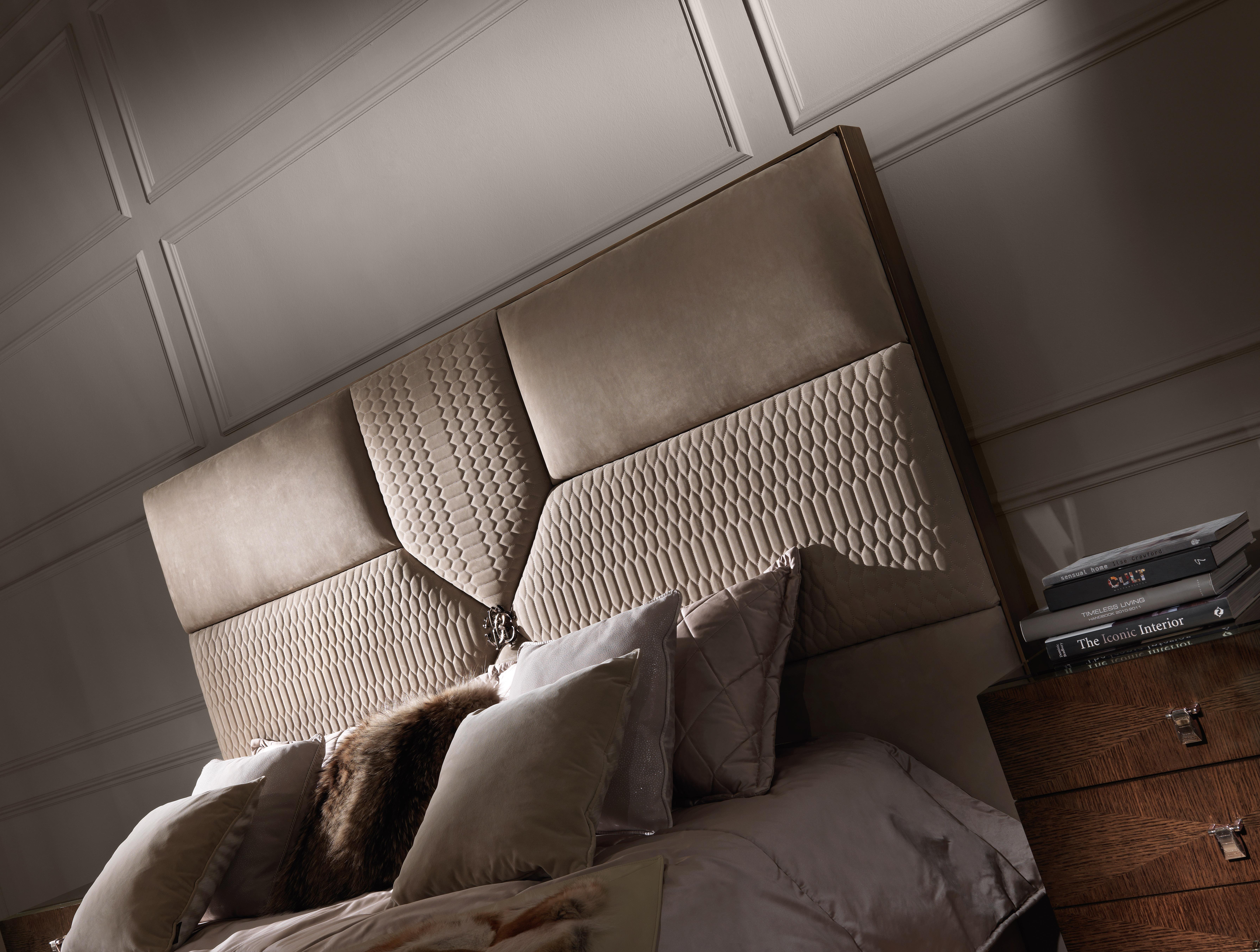 Cama de muelles en piel Siglo XXI de Roberto Cavalli Home Interiors Moderno en venta