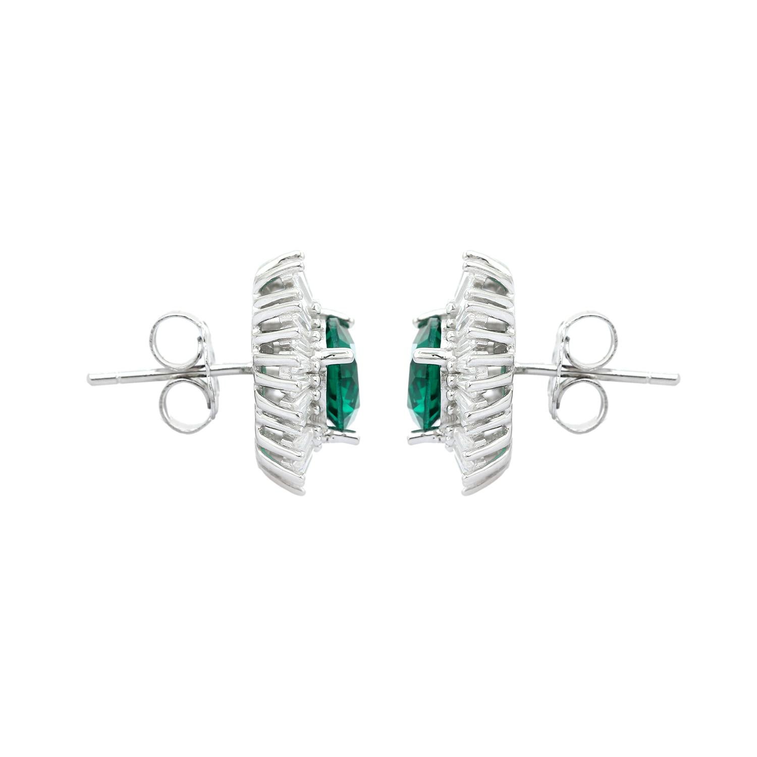 Sprinkle Green Rhinestone Studs Earring for Wedding in Silver Fashion Jewelry In New Condition For Sale In New York, NY