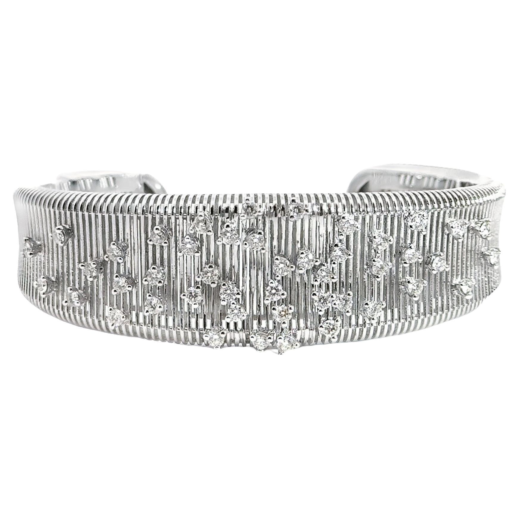 Bracciale a filo con diamanti spruzzati in oro bianco 18 carati