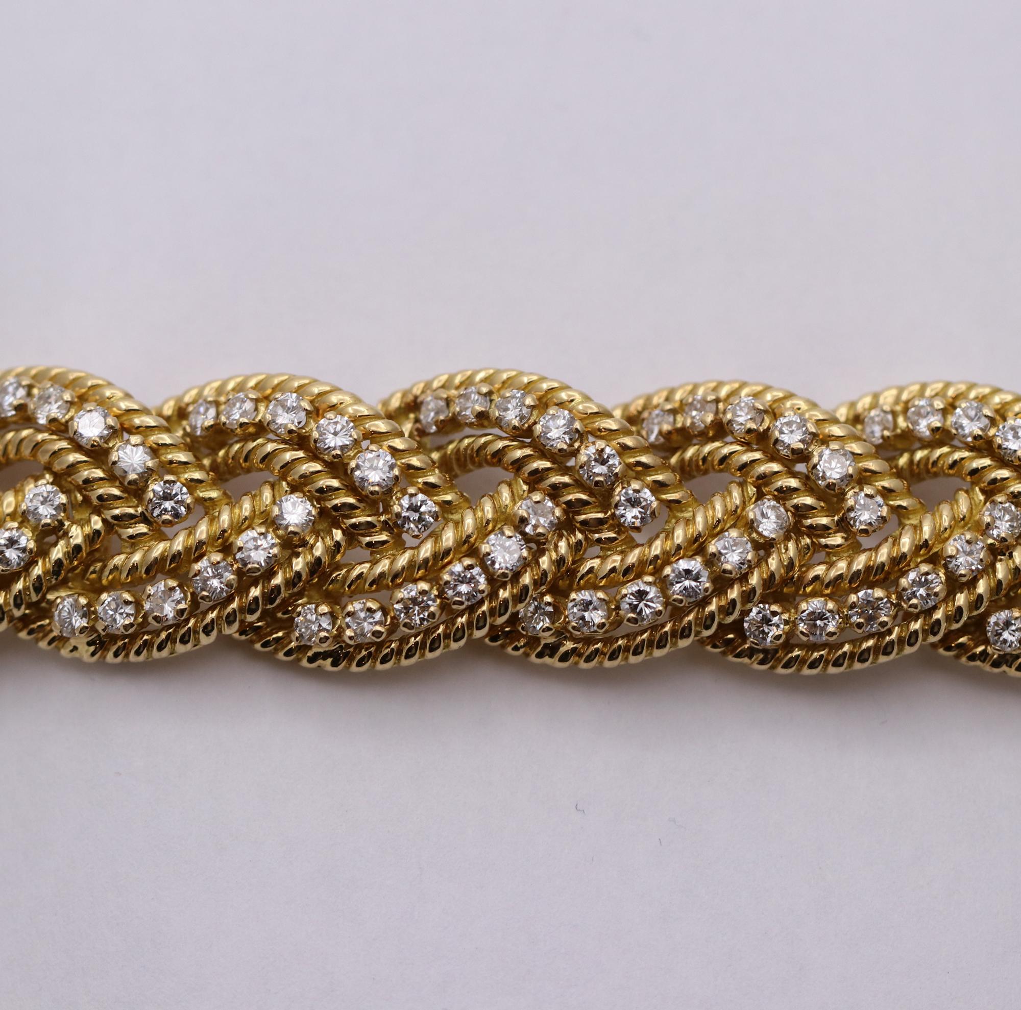 Spritzer and Fuhrmann Braided Gold Design Bracelet with Diamonds In Good Condition In Palm Beach, FL
