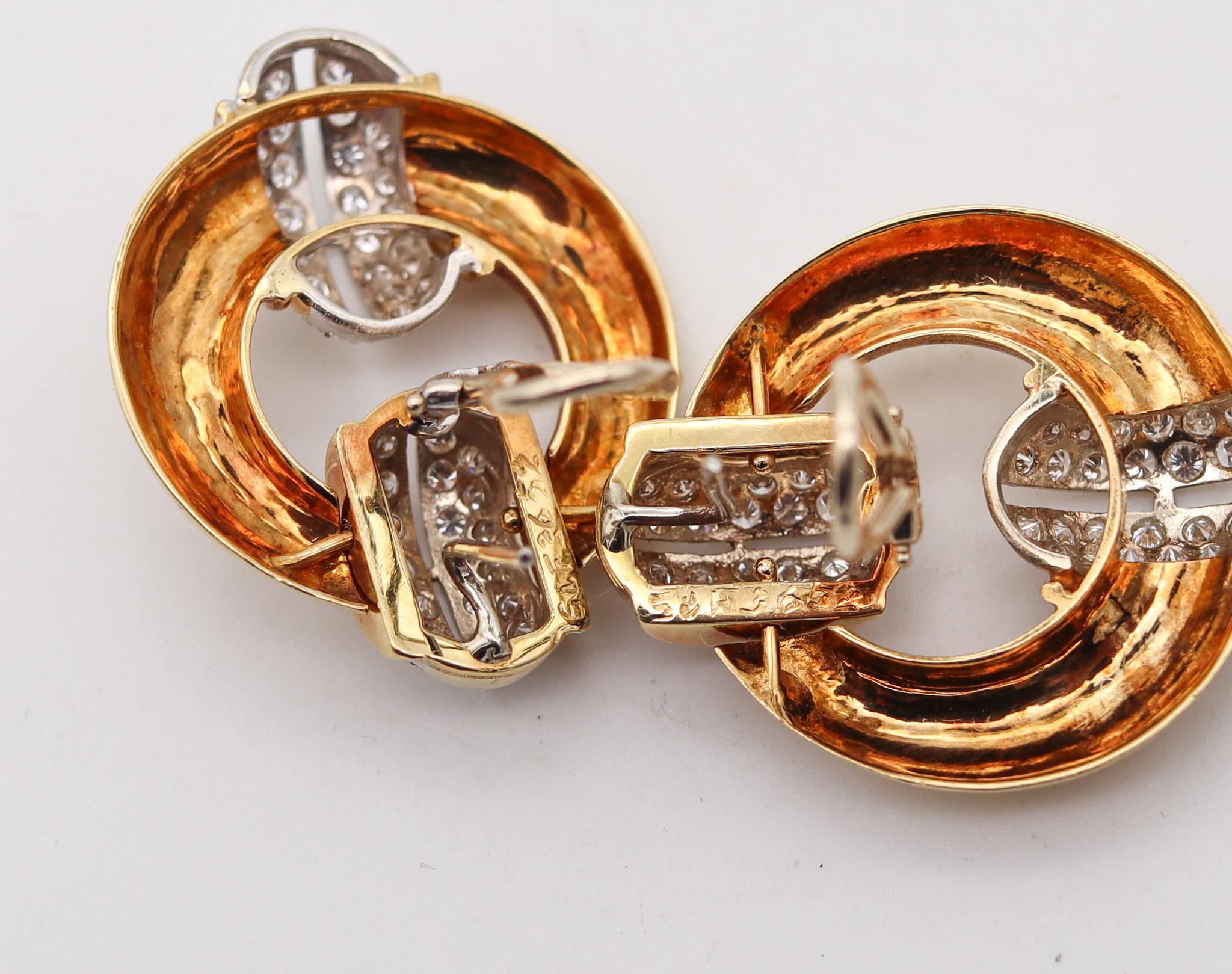 Spritzer & Fuhrmann 1970 Türklopfer-Ohrringe aus 18 Karat Gold mit 3,48 Karat Diamanten im Zustand „Hervorragend“ in Miami, FL