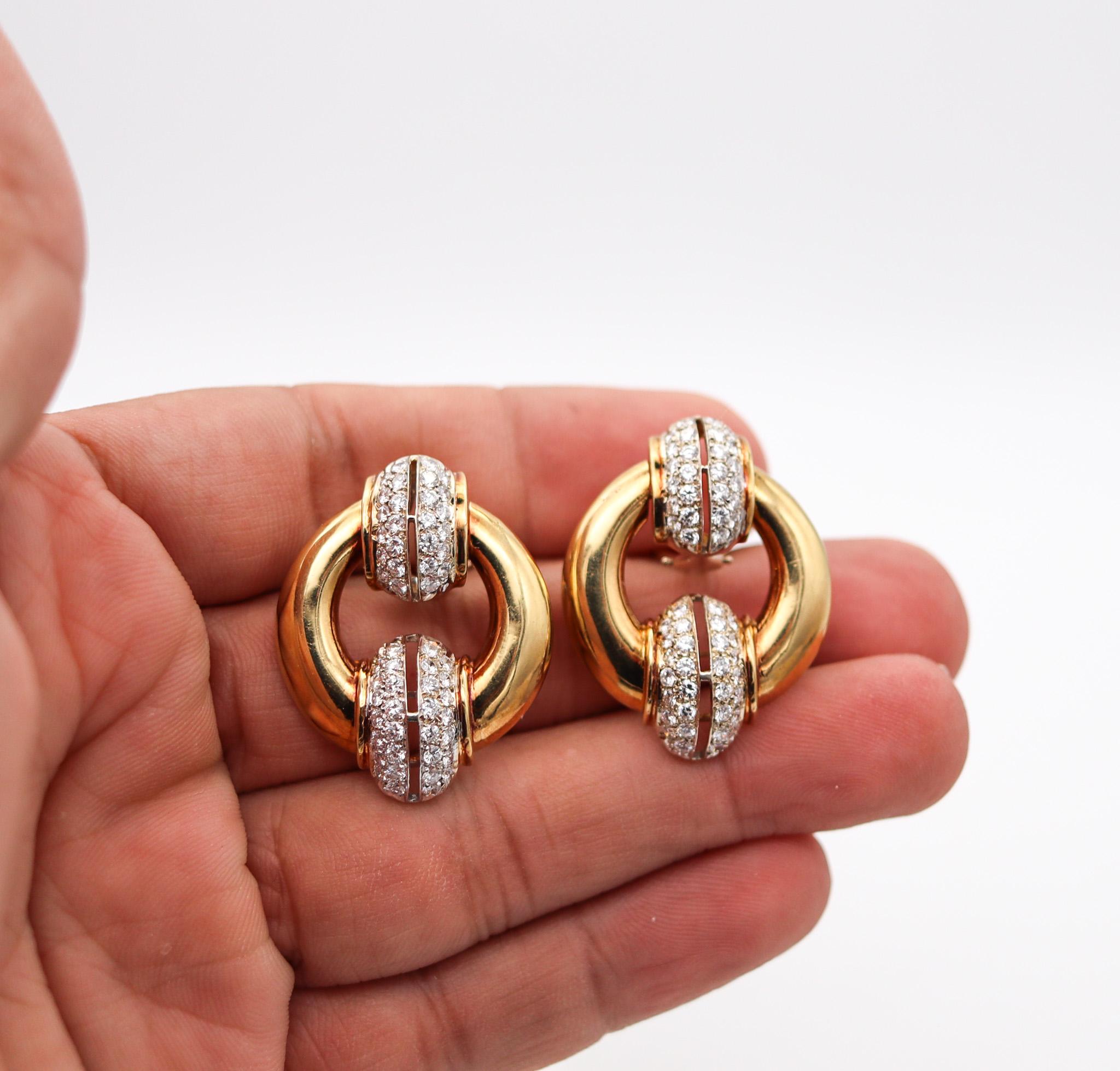 Spritzer & Fuhrmann 1970 Türklopfer-Ohrringe aus 18 Karat Gold mit 3,48 Karat Diamanten Damen