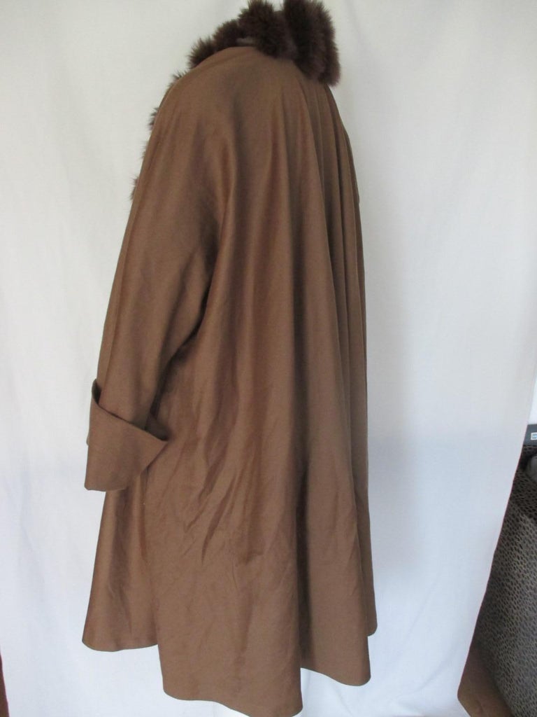 Sprung Freres Paris Brauner Kaschmirpelz-Stola-Cape im Angebot bei