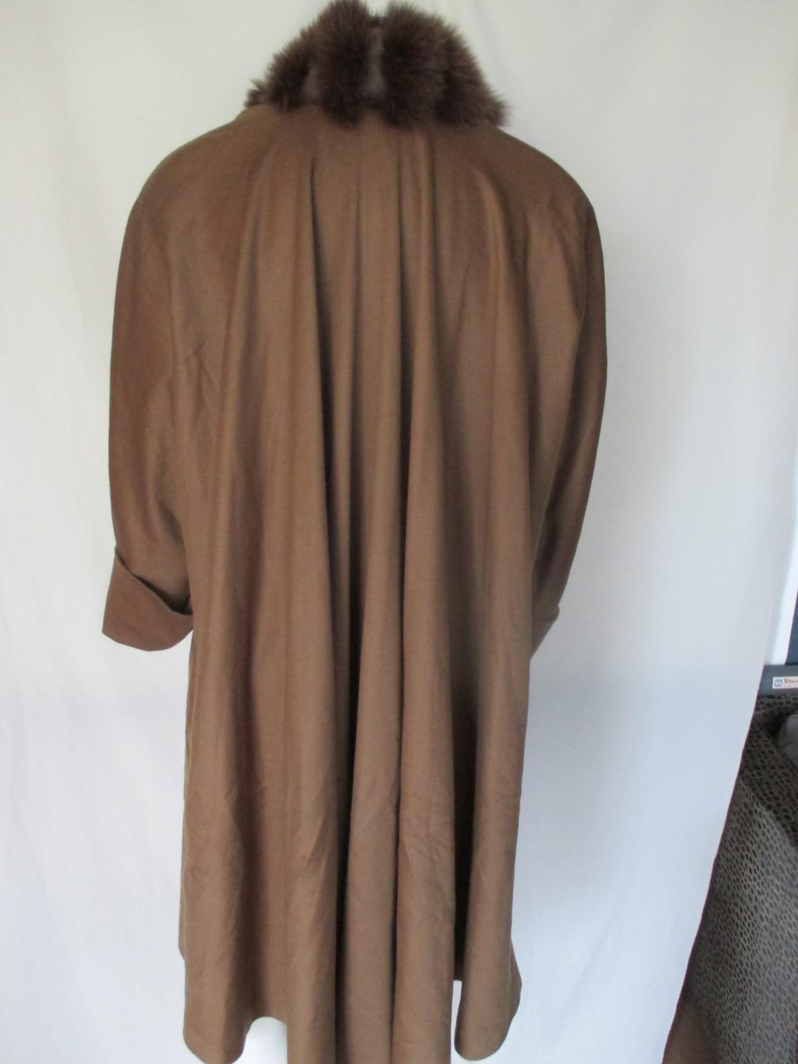 Sprung Freres Paris Brown Cashmere Fur Stole Cape In Good Condition For Sale In Amsterdam, NL