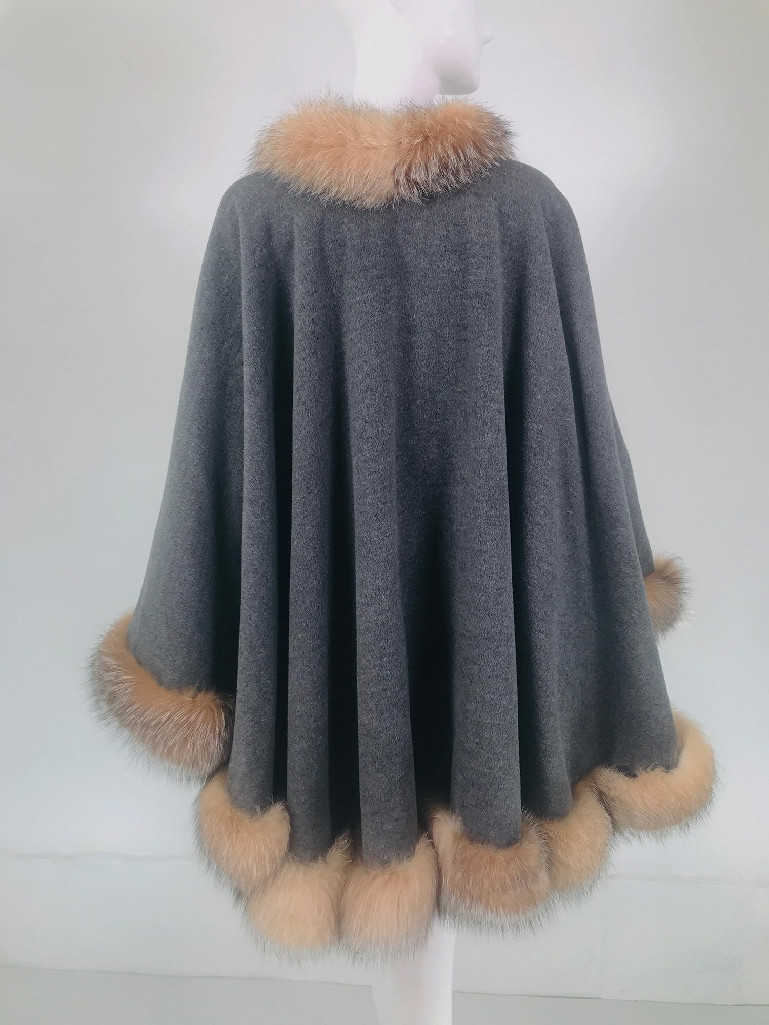 Sprung Freres Paris Red Fox Wool/Cashmere Reversible Cape Grey/Camel Tan OS 9